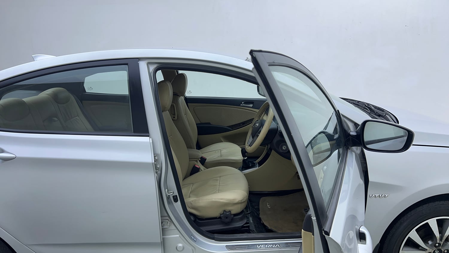 Used 2016 Hyundai Verna 1.6 VTVT SX Petrol Manual interior RIGHT SIDE FRONT DOOR CABIN VIEW