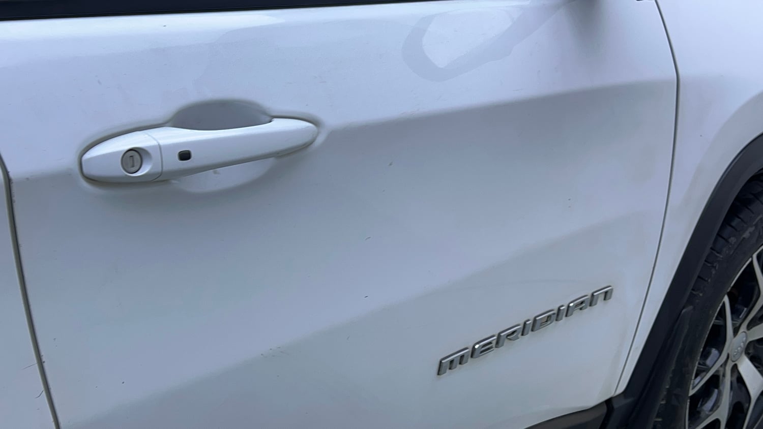 Used 2022 Jeep Meridian Limited (O) 4X2 AT Diesel Automatic dents MINOR SCRATCH