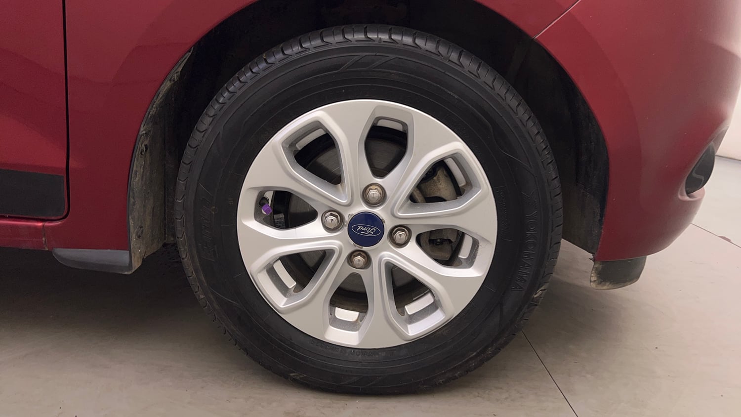 Used 2016 Ford Figo Aspire Titanium 1.2 Ti-VCT Petrol Manual tyres RIGHT FRONT TYRE RIM VIEW