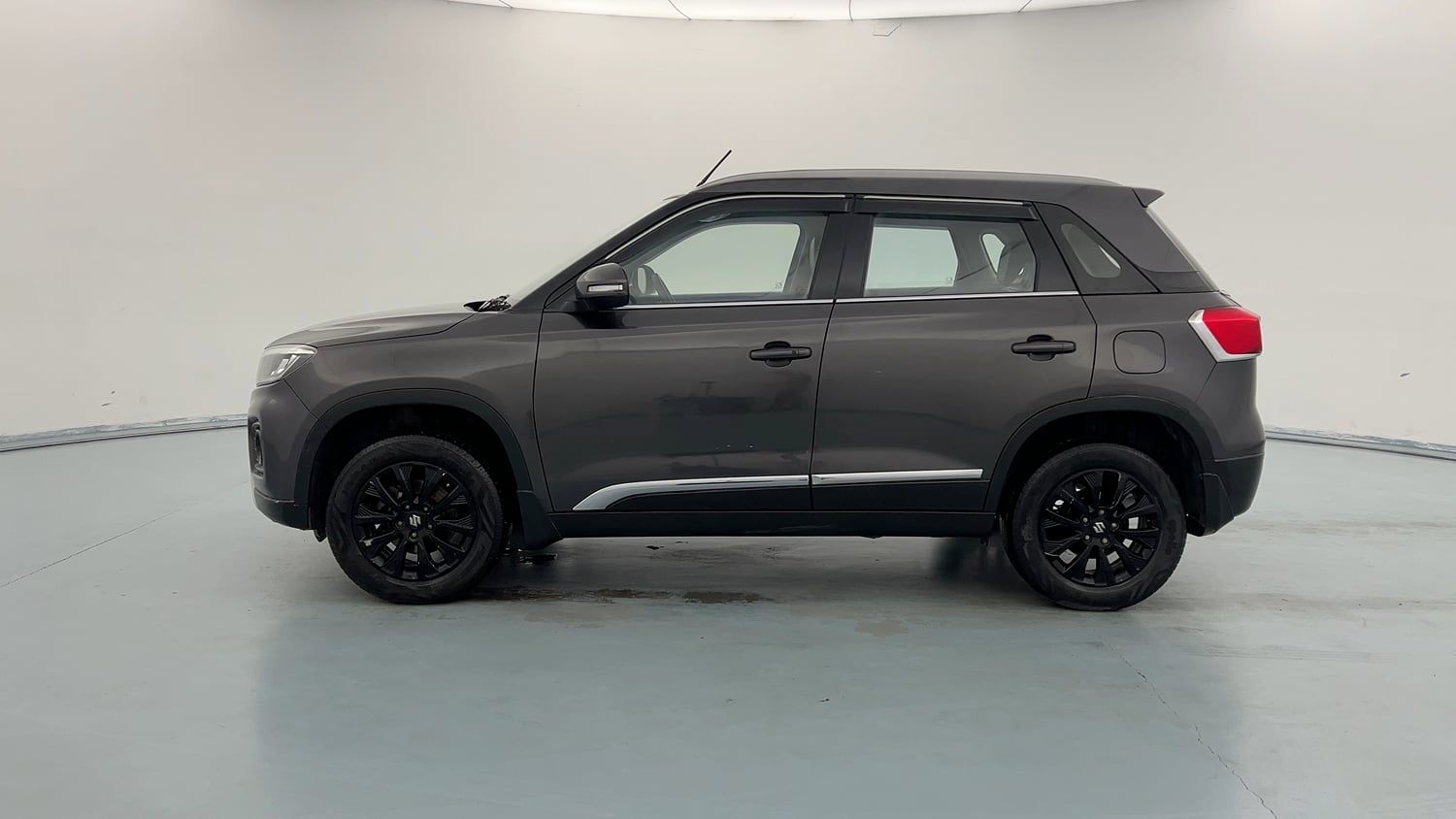 Used 2022 maruti-suzuki Vitara Brezza ZXi Petrol Manual exterior LEFT SIDE VIEW
