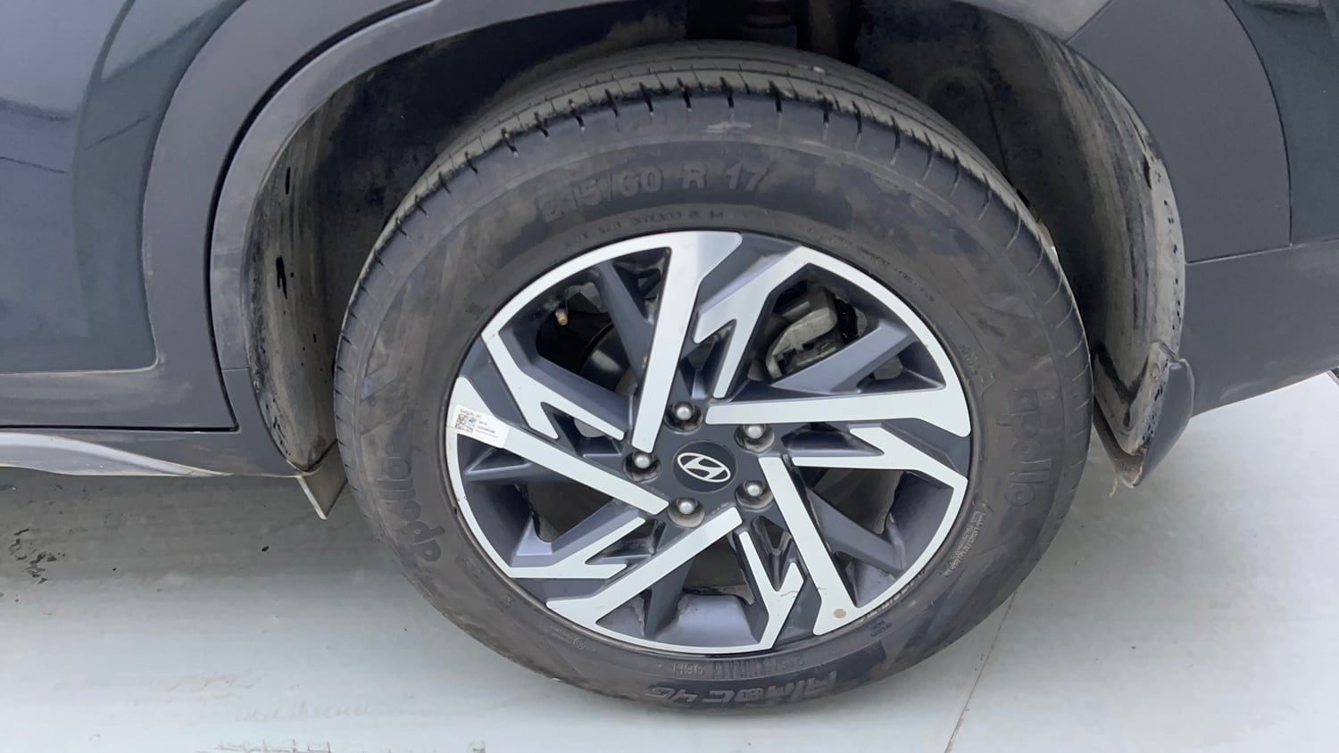 Used 2024 Hyundai Creta 1.5 Turbo Petrol DCT SX(O) Petrol Automatic tyres LEFT REAR TYRE RIM VIEW