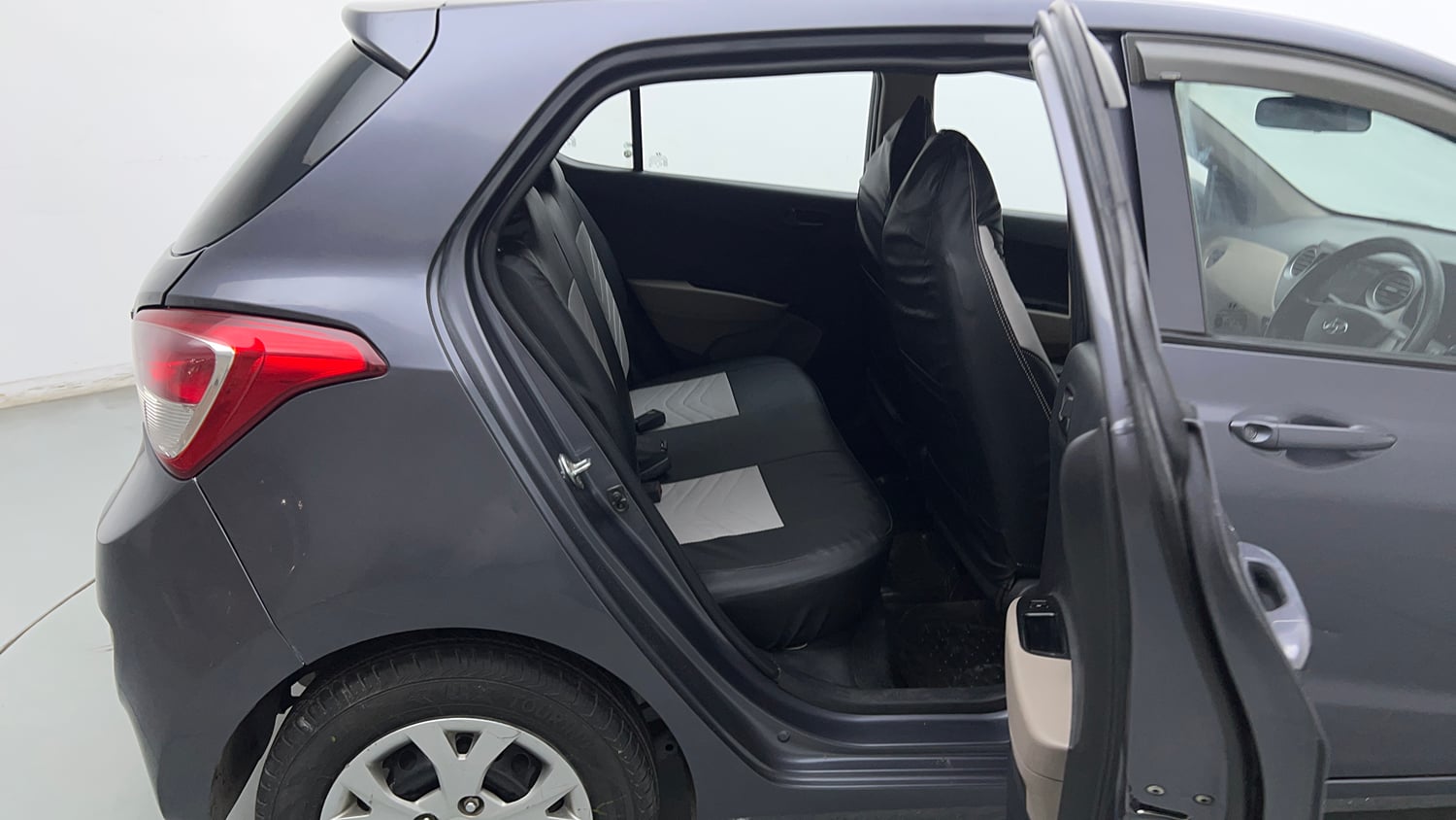 Used 2015 Hyundai Grand i10 Magna 1.2 Kappa VTVT Petrol Manual interior RIGHT SIDE REAR DOOR CABIN VIEW