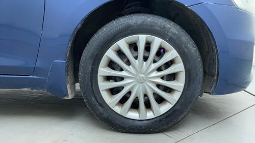 Used 2017 Maruti Suzuki Ciaz Sigma 1.4 MT Petrol Manual tyres RIGHT FRONT TYRE RIM VIEW
