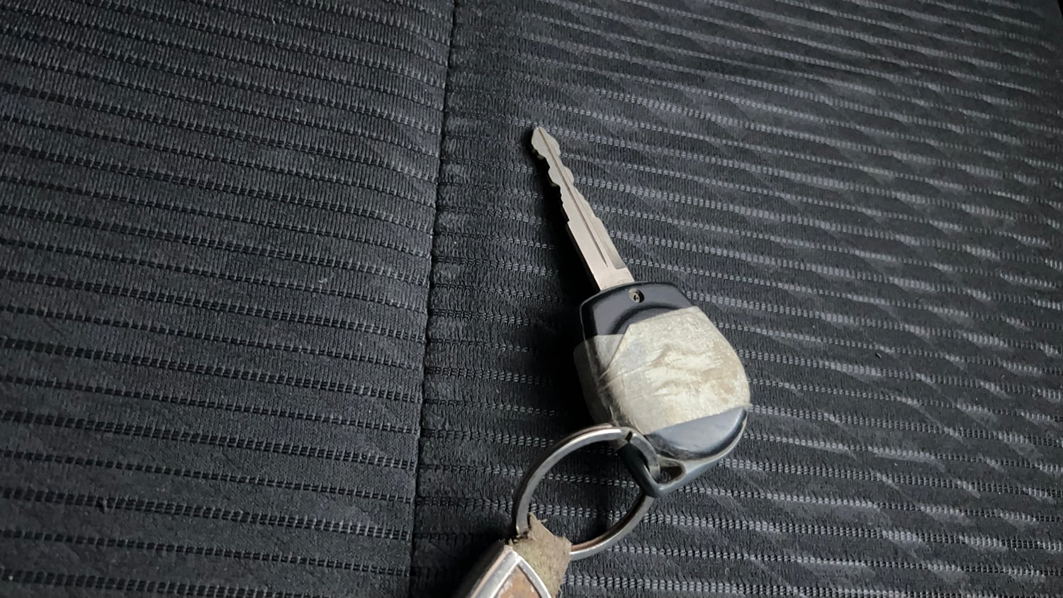 Used 2015 Maruti Suzuki Swift VXi Petrol Manual extra CAR KEY VIEW