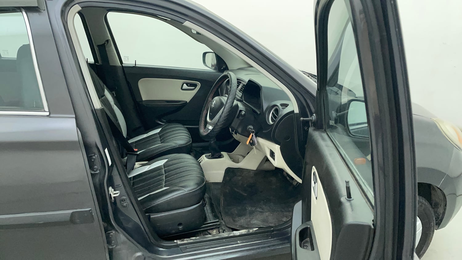 Used 2022 Maruti Suzuki Alto 800 VXi Petrol Manual interior RIGHT SIDE FRONT DOOR CABIN VIEW
