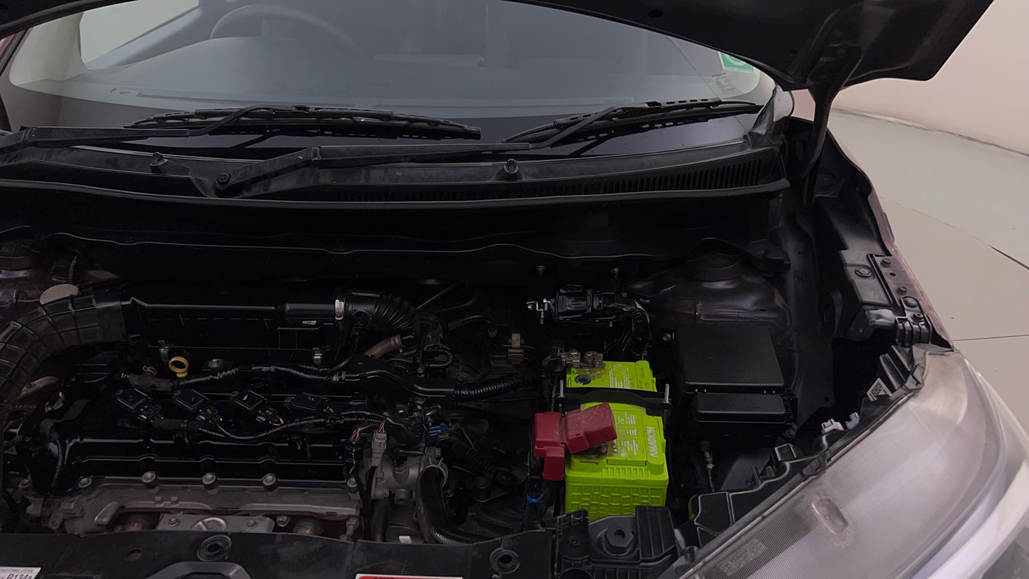 Used 2021 Maruti Suzuki XL6 Alpha MT Petrol Petrol Manual engine ENGINE LEFT SIDE HINGE & APRON VIEW