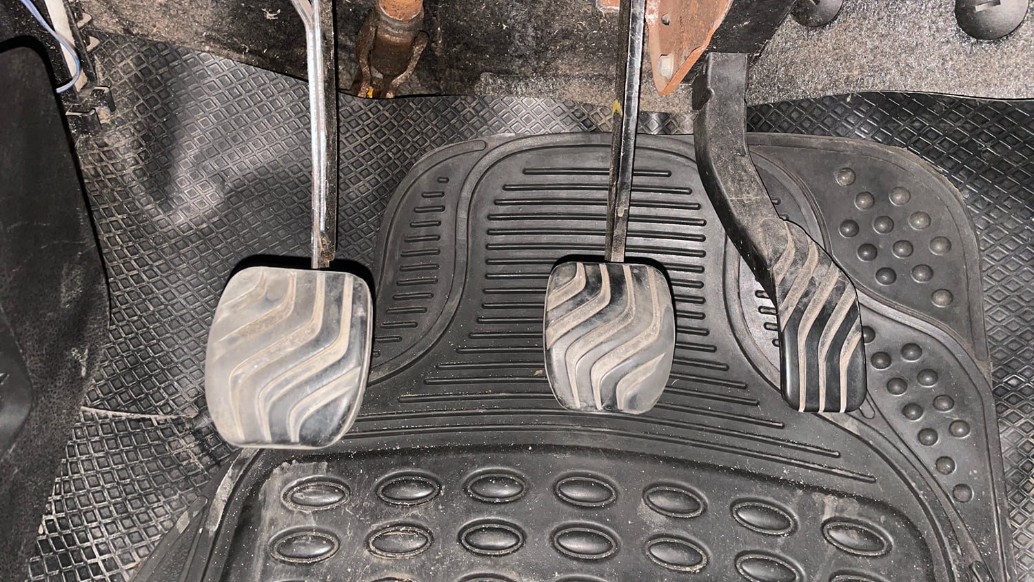 Used 2017 Renault Kwid RXT Petrol Manual interior PEDALS VIEW
