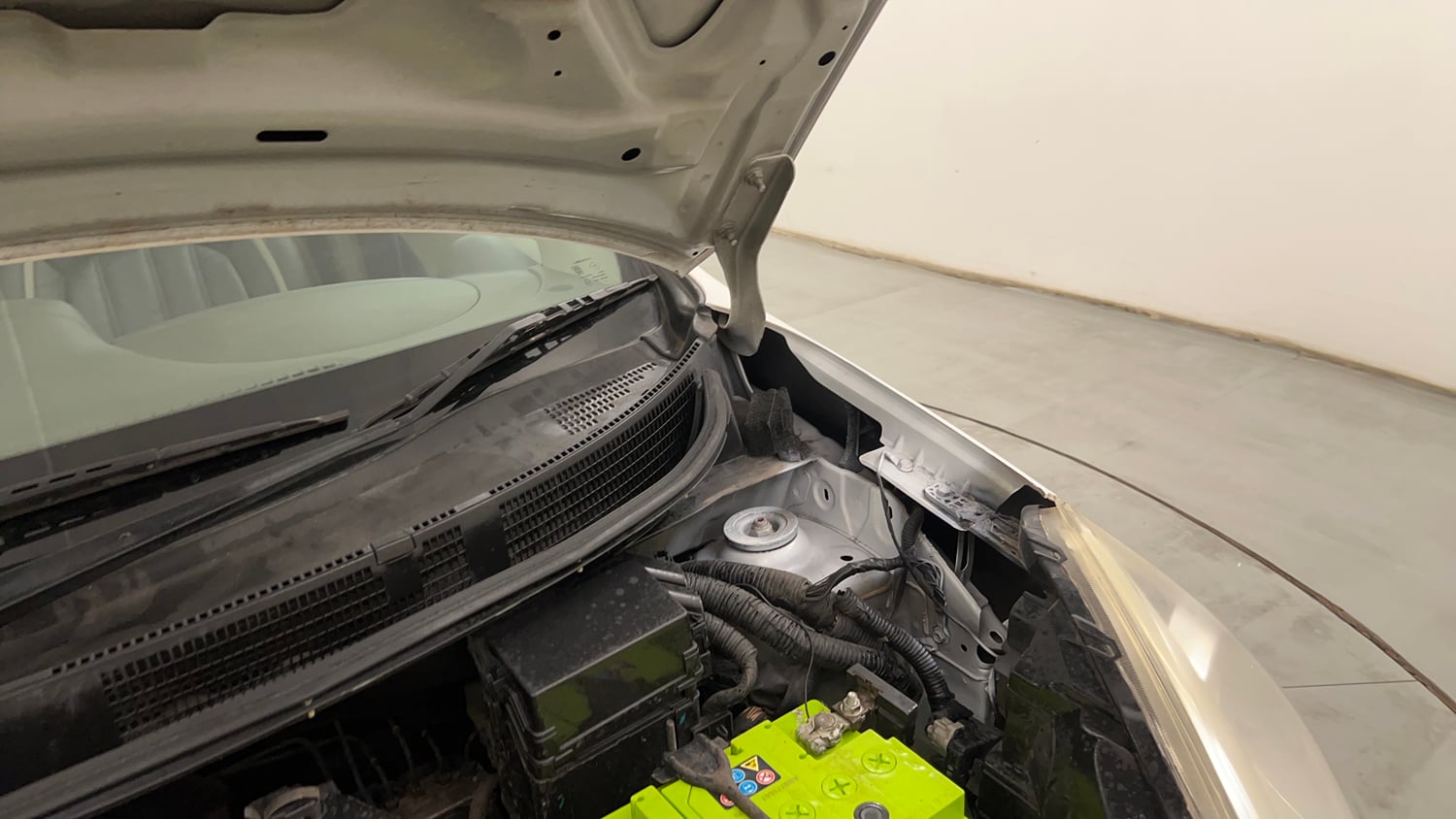 Used 2013 Nissan Micra XV CVT Petrol Automatic engine ENGINE LEFT SIDE HINGE & APRON VIEW