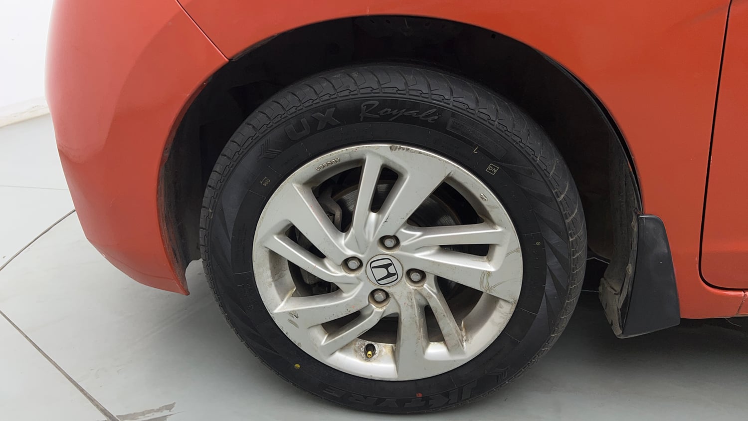 Used 2017 Honda Jazz V AT Petrol Petrol Automatic tyres LEFT FRONT TYRE RIM VIEW