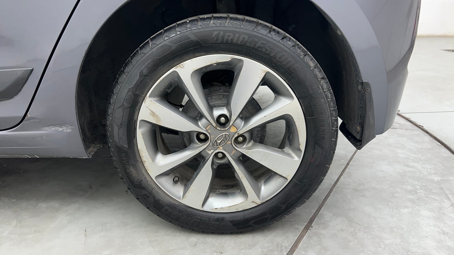 Used 2016 Hyundai Elite i20 Asta 1.2 (O) Petrol Manual tyres LEFT REAR TYRE RIM VIEW