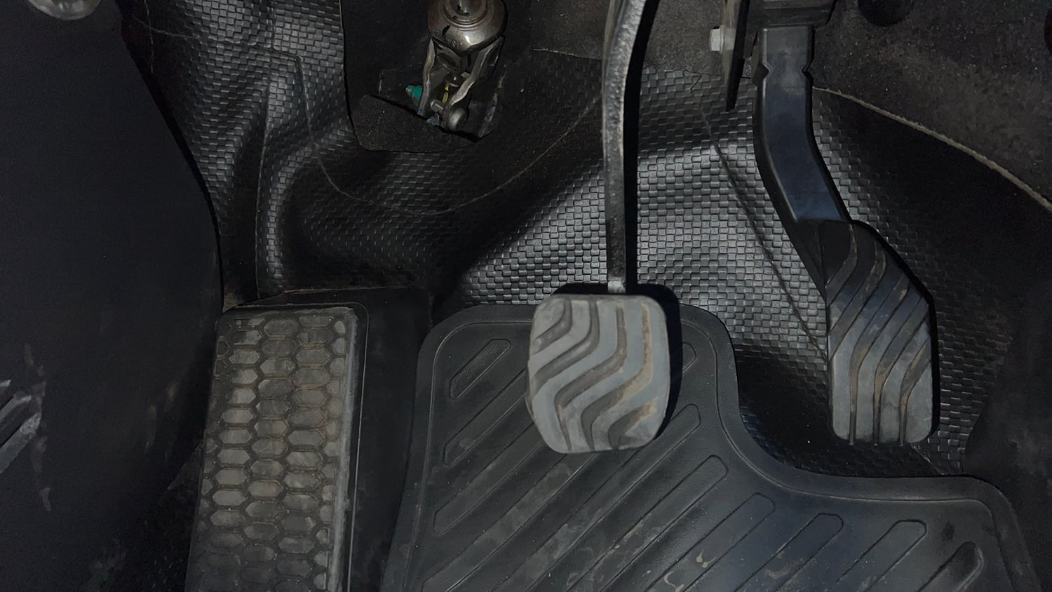 Used 2024 Nissan Magnite XV Premium Turbo CVT Dual Tone Petrol Automatic interior PEDALS VIEW