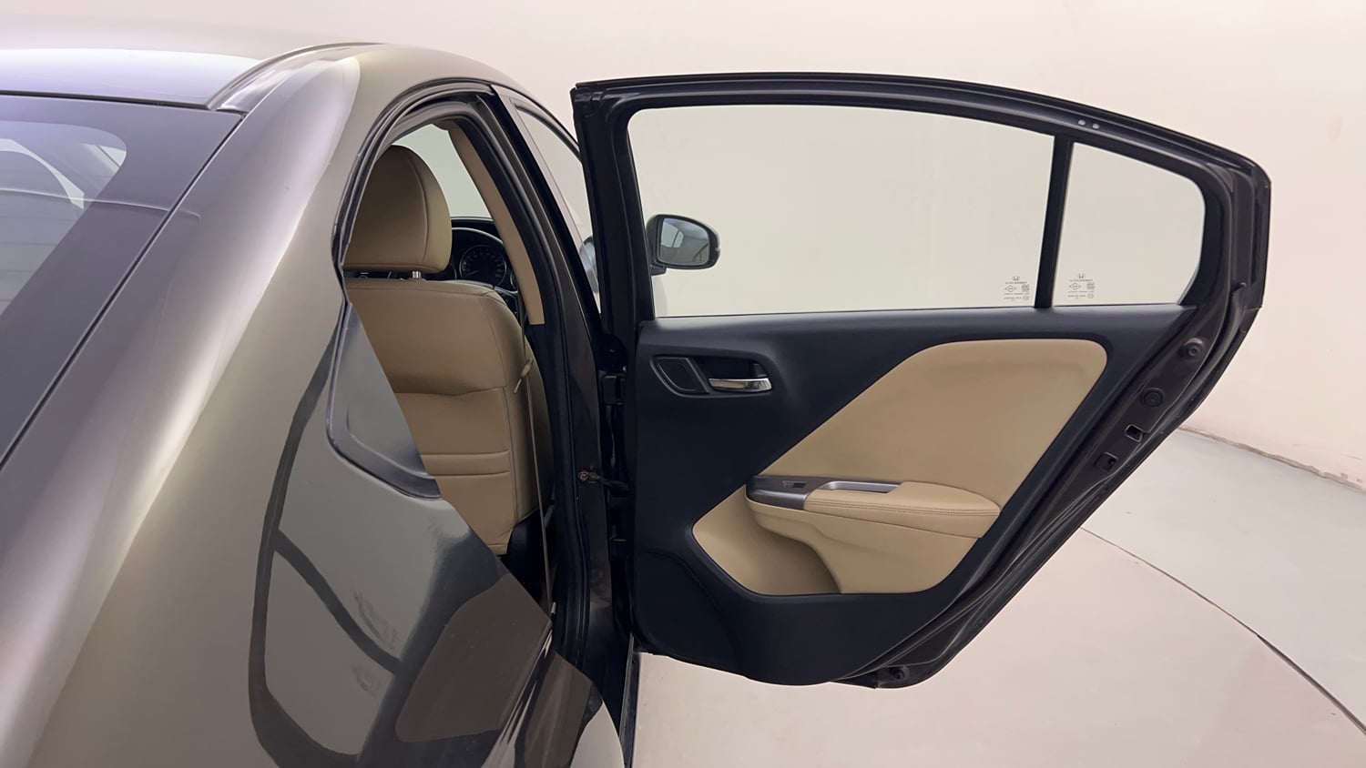 Used 2015 Honda City VX Petrol Manual interior RIGHT REAR DOOR OPEN VIEW