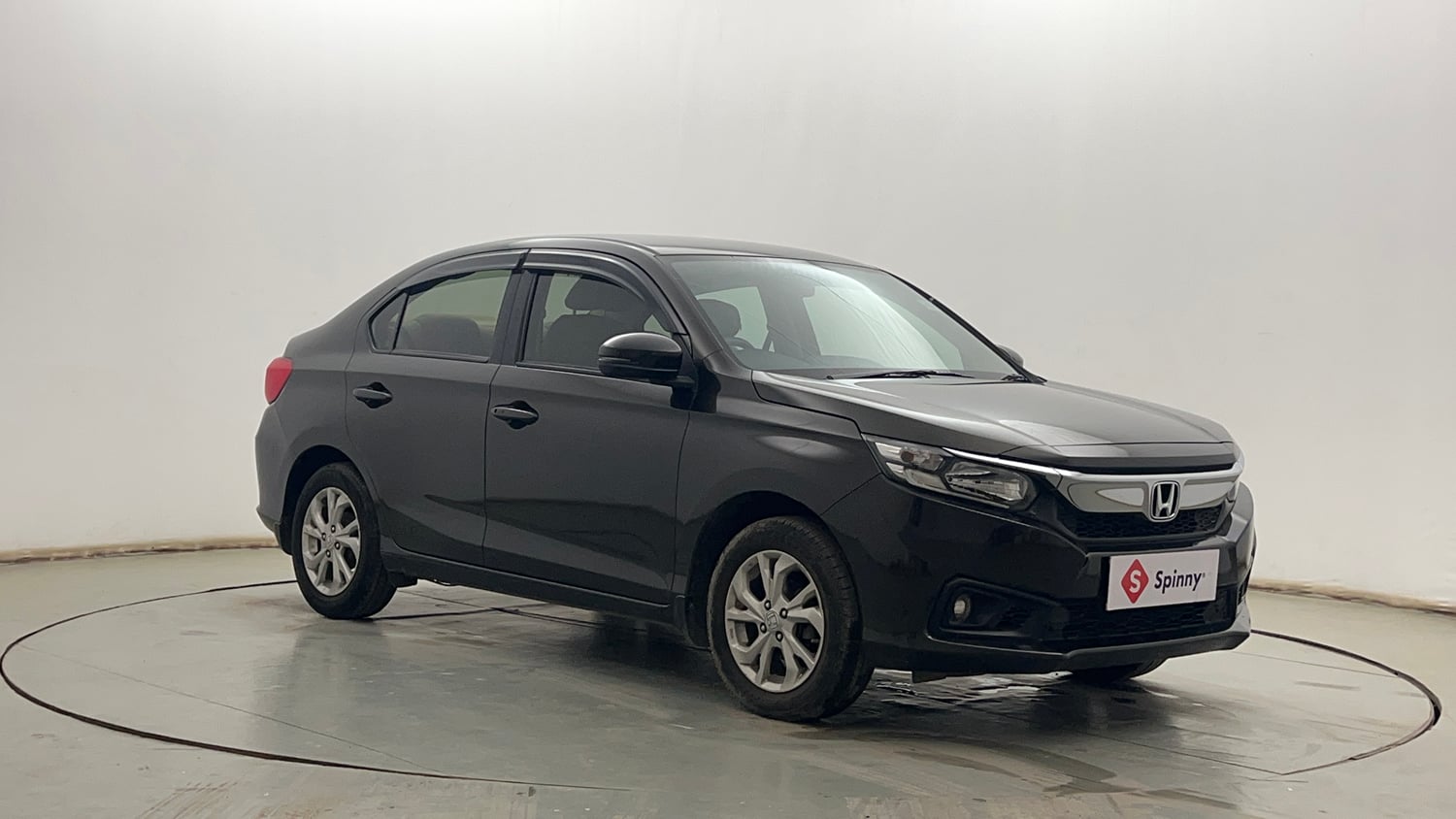 Used 2018 Honda Amaze 1.2 VX MT Petrol Petrol Manual exterior RIGHT FRONT CORNER VIEW