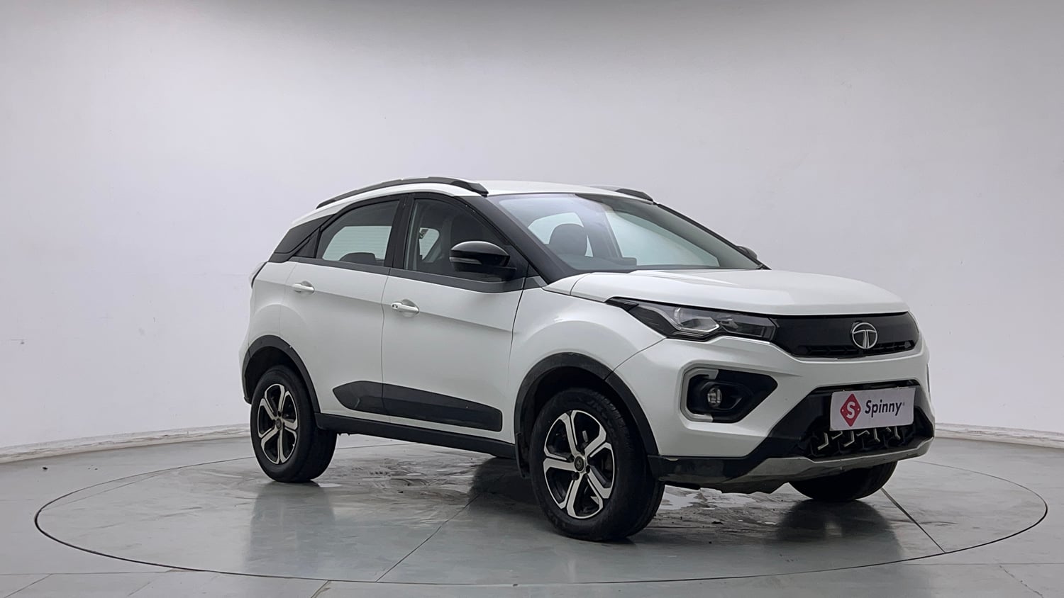 Used 2021 Tata Nexon XZA Plus Diesel Diesel Automatic exterior RIGHT FRONT CORNER VIEW