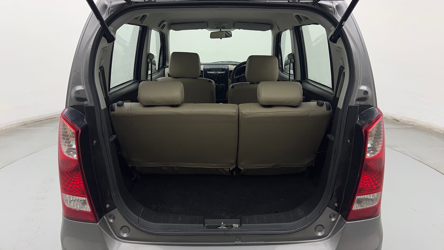 Used 2018 Maruti Suzuki Wagon R VXI Petrol Manual interior DICKY INSIDE VIEW
