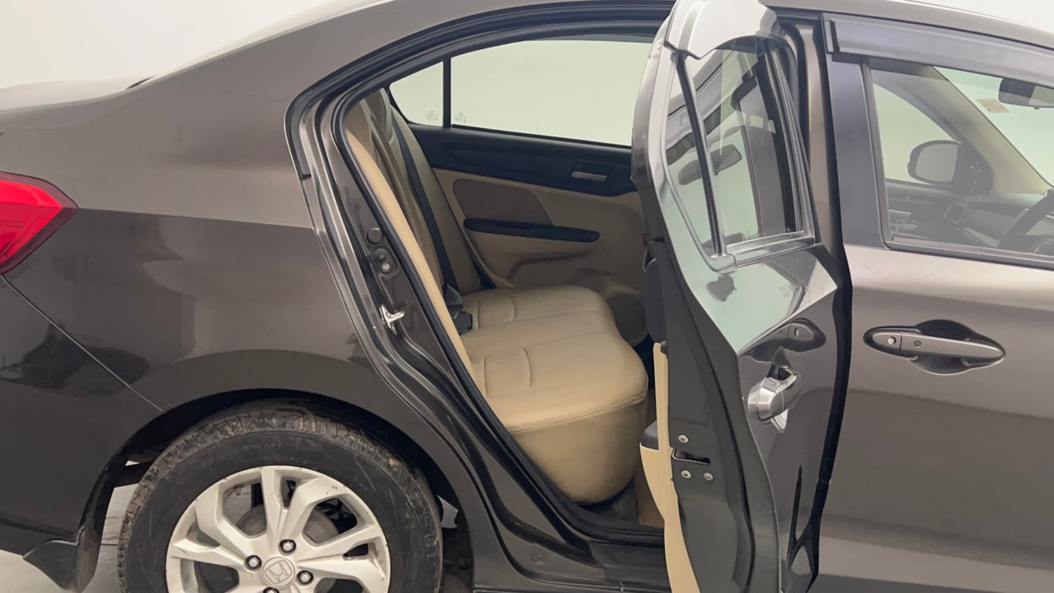 Used 2018 Honda Amaze 1.2 VX MT Petrol Petrol Manual interior RIGHT SIDE REAR DOOR CABIN VIEW