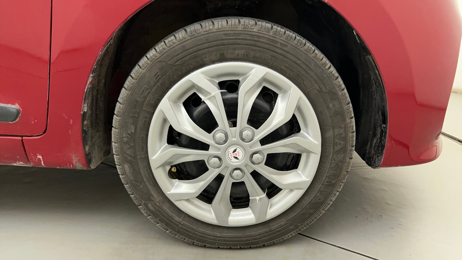 Used 2018 Hyundai Grand i10 Sportz 1.2 Kappa VTVT Petrol Manual tyres RIGHT FRONT TYRE RIM VIEW