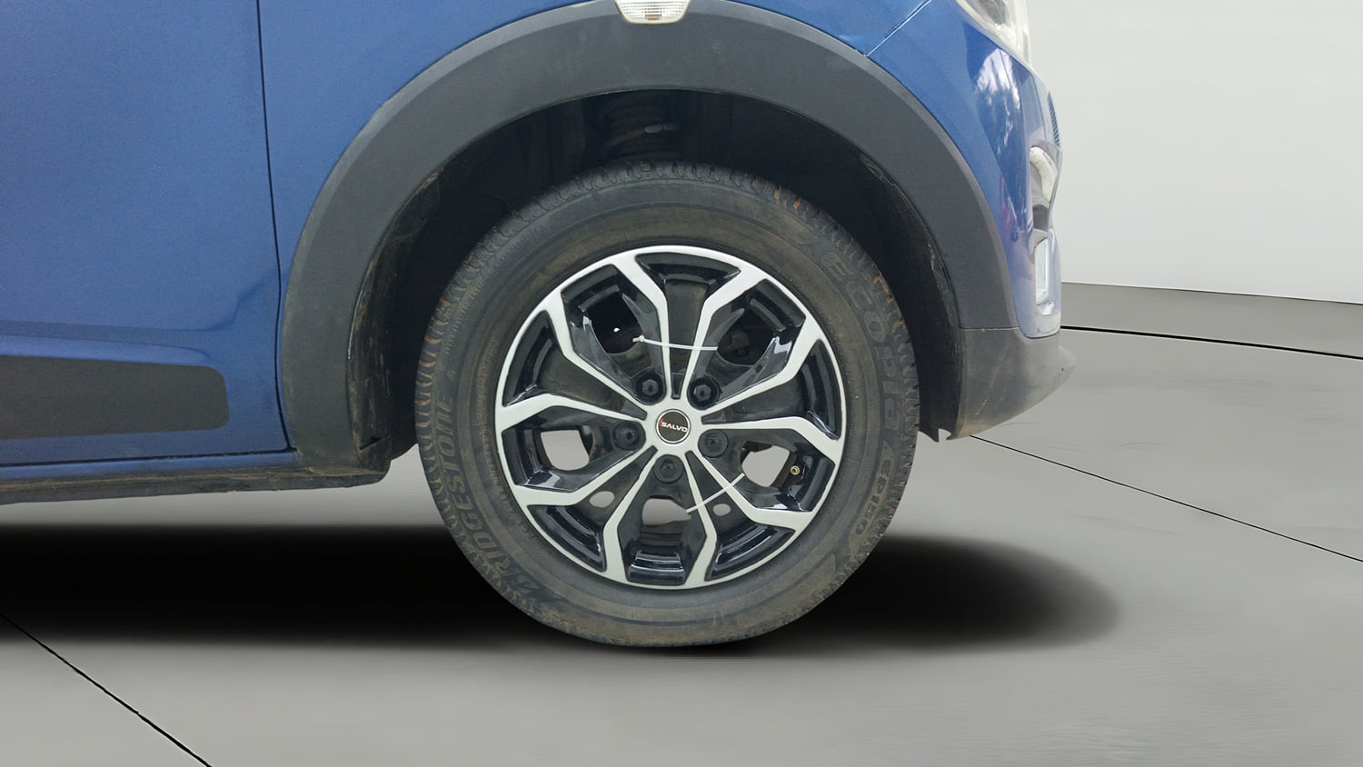 Used 2020 Renault Triber RXZ Petrol Manual tyres RIGHT FRONT TYRE RIM VIEW