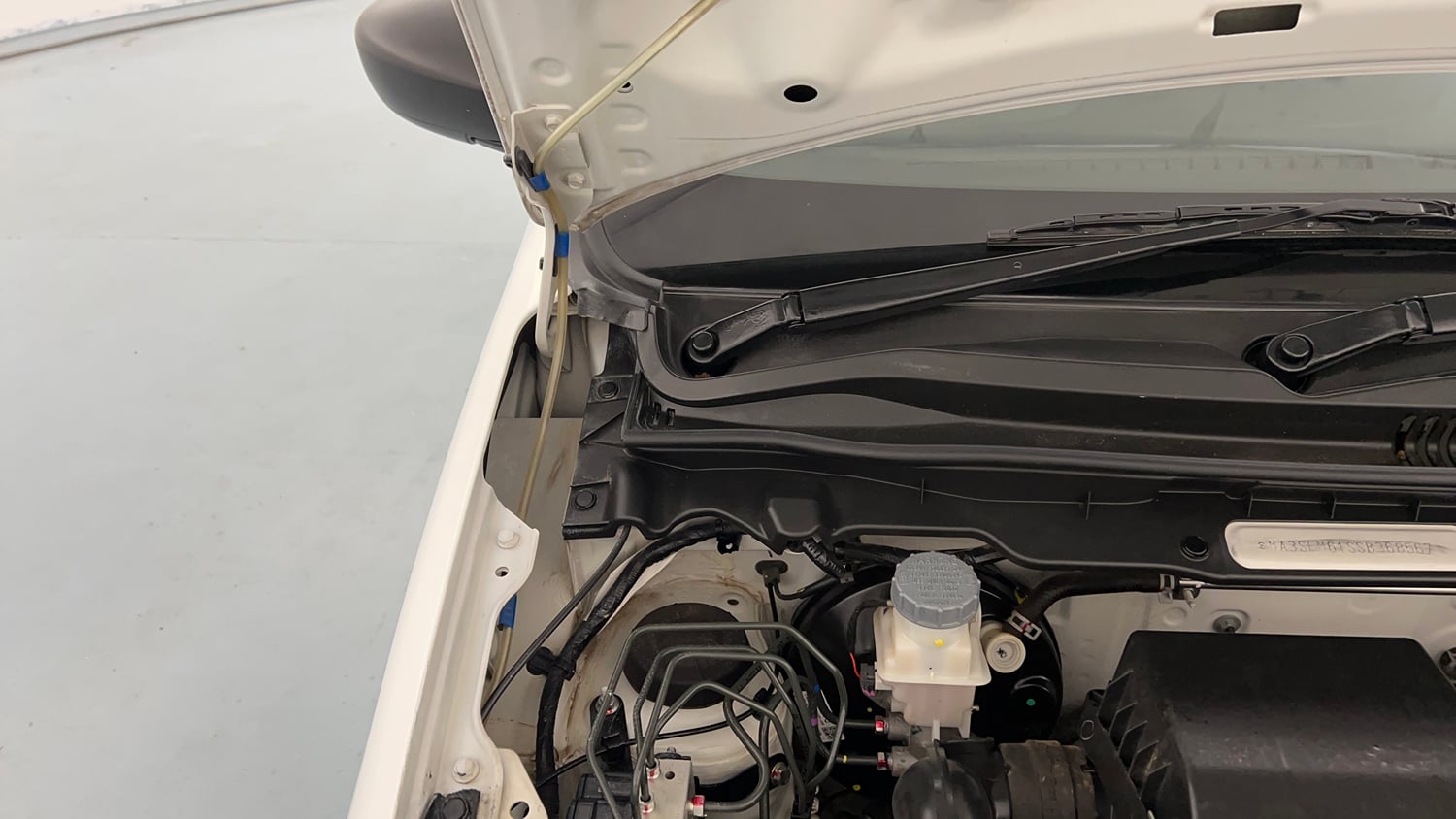 Used 2025 Maruti Suzuki Alto K10 VXi (O) AGS Petrol Automatic engine ENGINE RIGHT SIDE HINGE & APRON VIEW