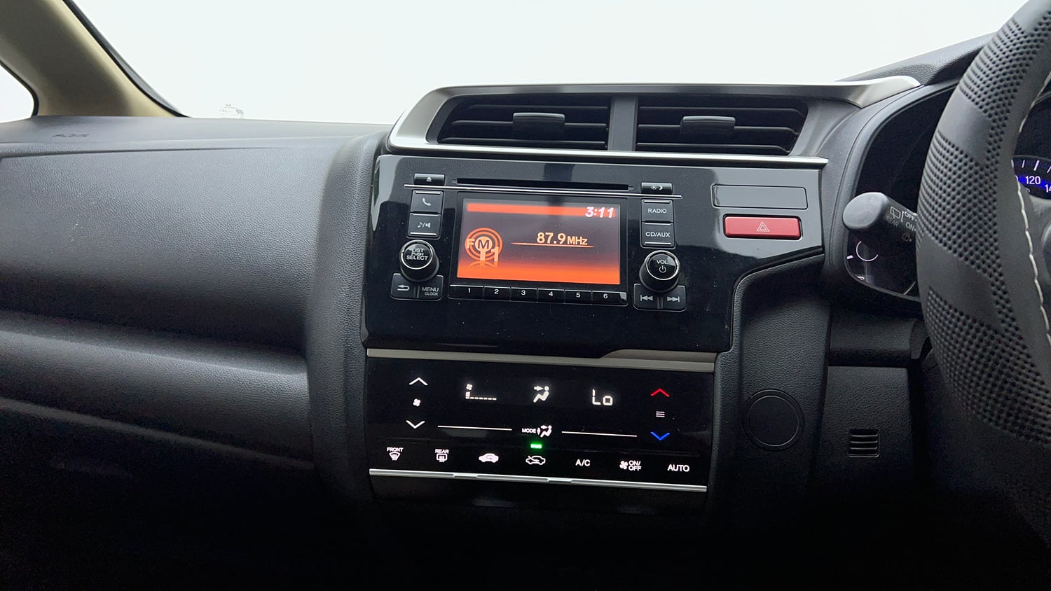 Used 2017 Honda Jazz V AT Petrol Petrol Automatic interior MUSIC SYSTEM & AC CONTROL VIEW