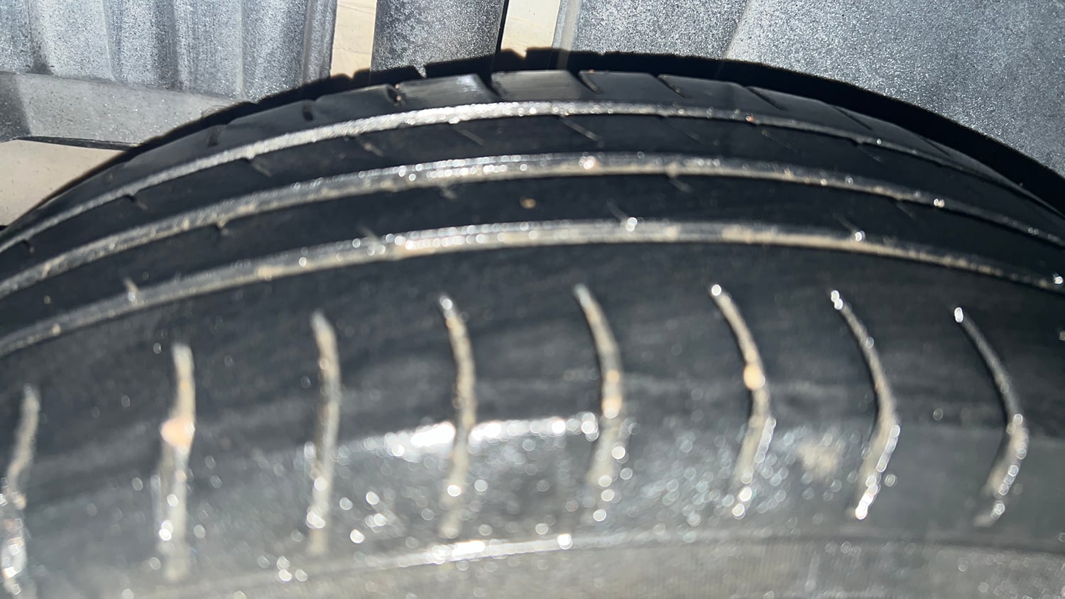 Used 2012 Maruti Suzuki Swift LXI CNG (Outside Fitted) Cng Manual tyres RIGHT REAR TYRE TREAD VIEW