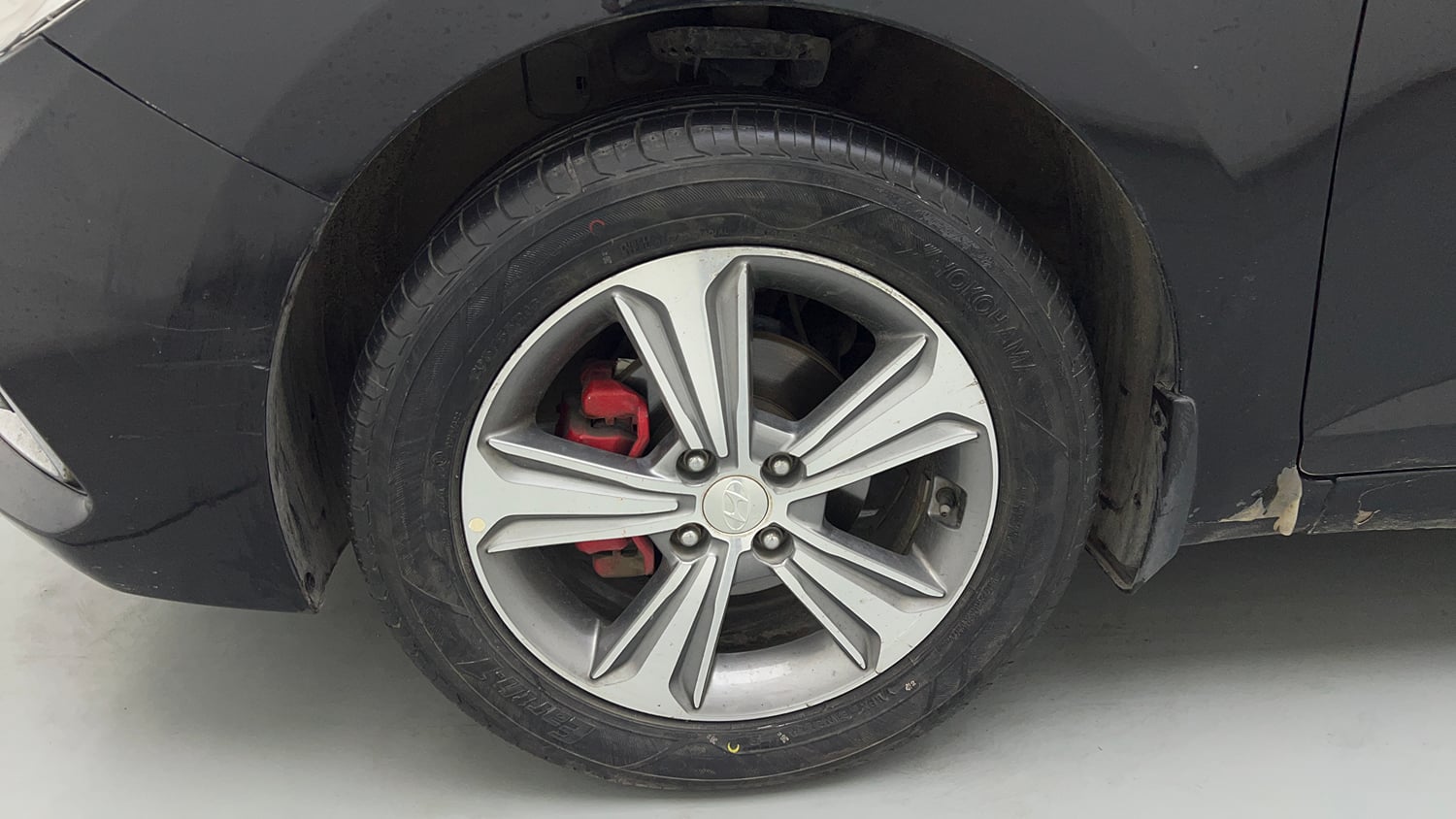 Used 2018 Hyundai Verna SX (O) 1.6 VTVT AT Petrol Automatic tyres LEFT FRONT TYRE RIM VIEW
