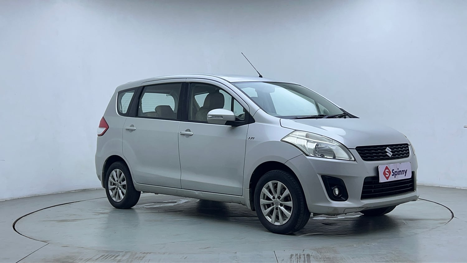 Used 2015 Maruti Suzuki Ertiga ZXi Petrol Manual exterior RIGHT FRONT CORNER VIEW