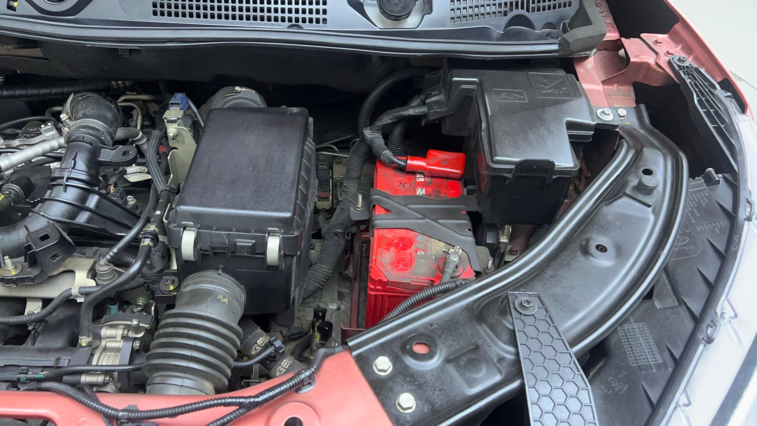 Used 2024 Nissan Magnite XV Premium Turbo CVT Dual Tone Petrol Automatic engine ENGINE LEFT SIDE VIEW
