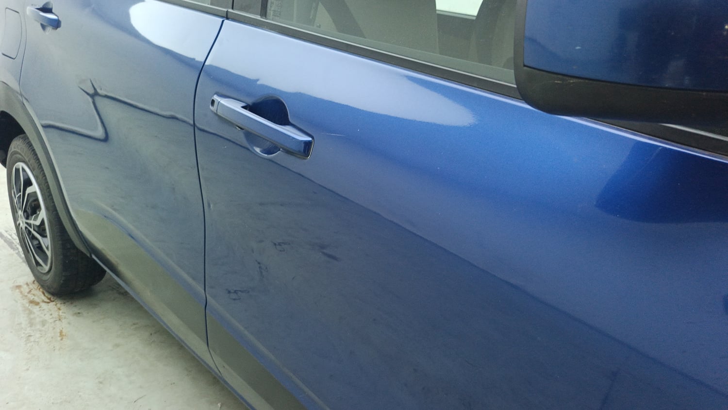 Used 2020 Renault Triber RXZ Petrol Manual dents MINOR SCRATCH