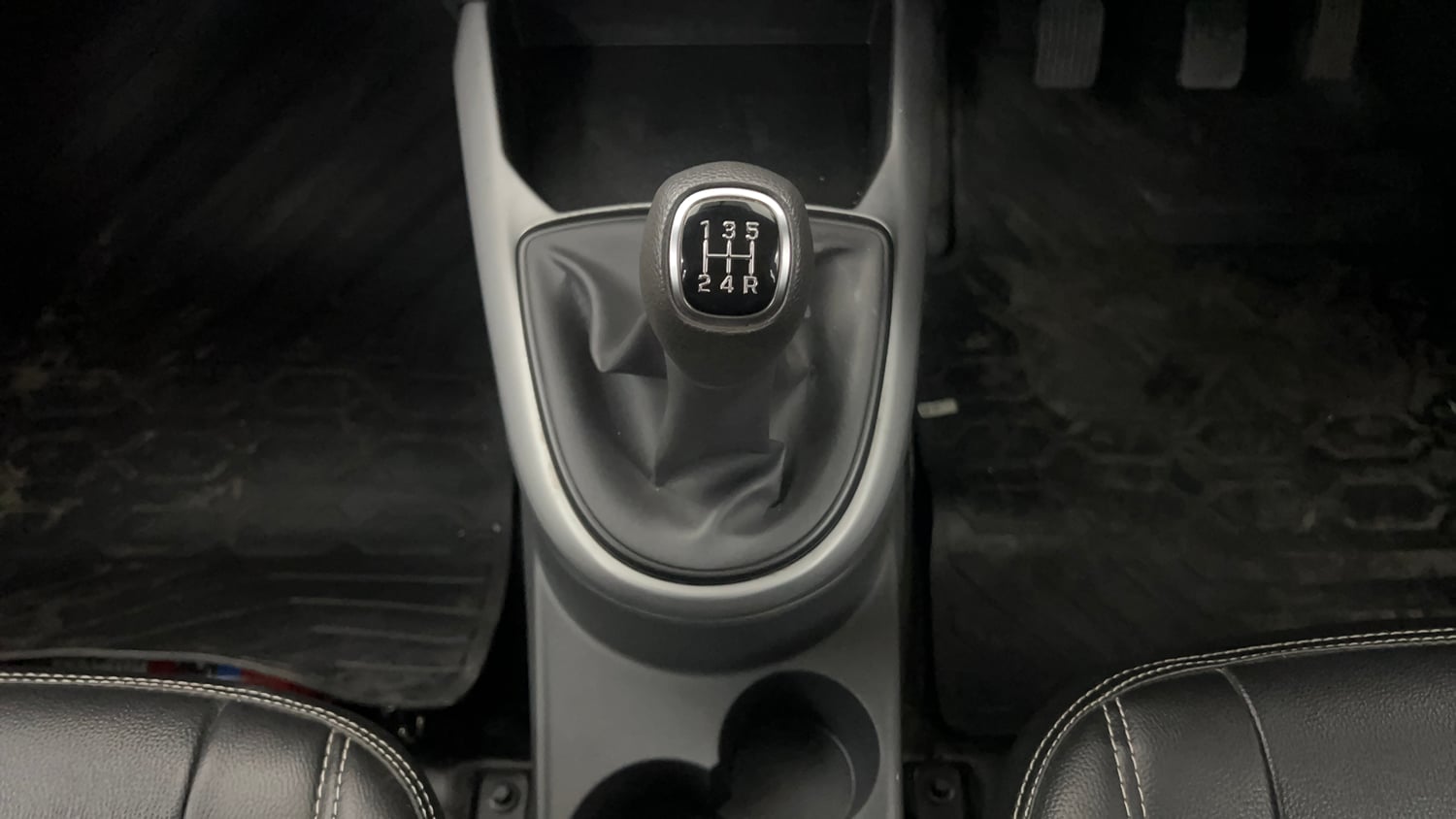 Used 2020 Hyundai Grand i10 Nios Sportz 1.2 Kappa VTVT CNG Cng Manual interior GEAR  KNOB VIEW