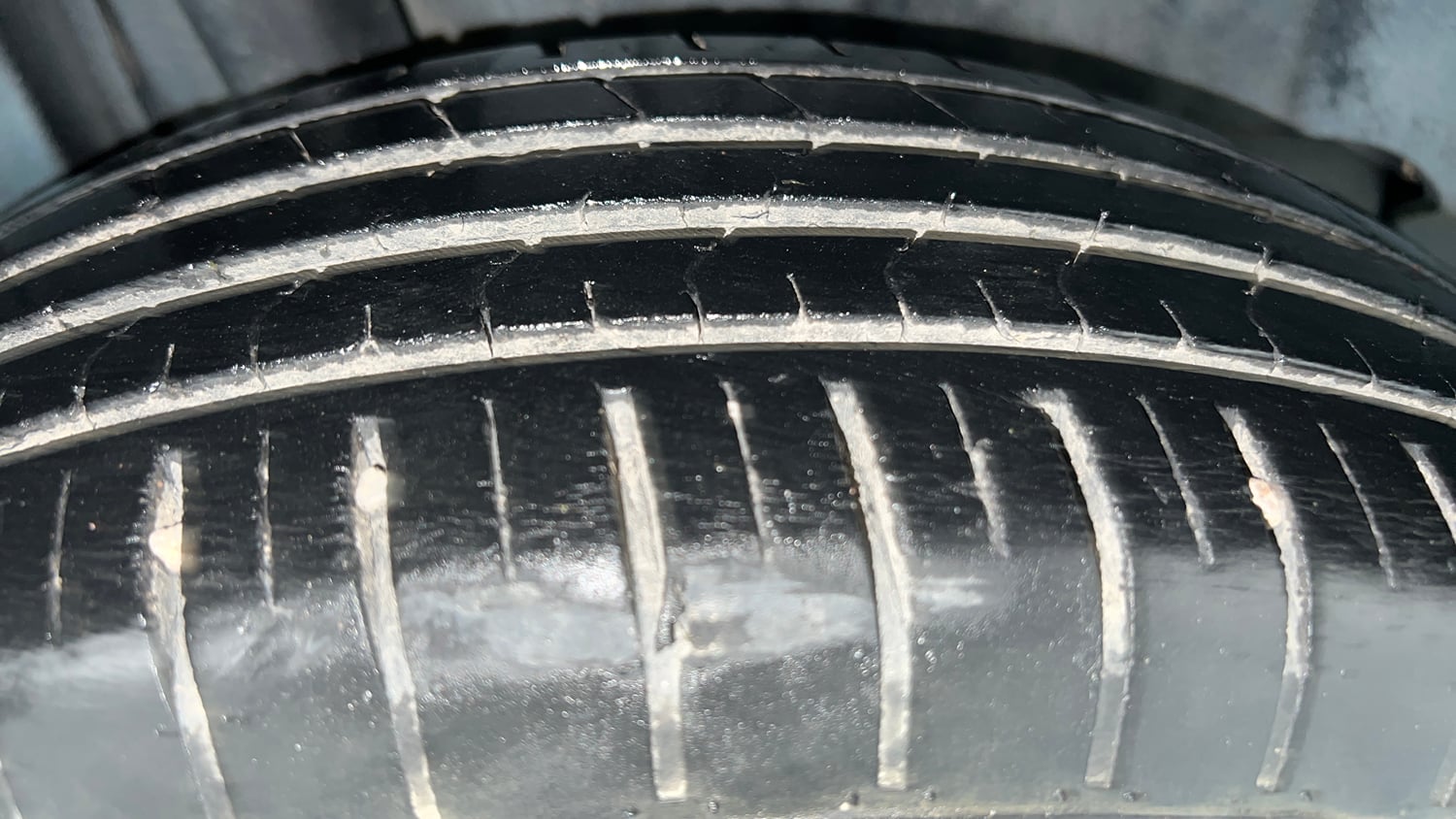 Used 2023 Maruti Suzuki Baleno Delta AGS Petrol Automatic tyres RIGHT REAR TYRE TREAD VIEW