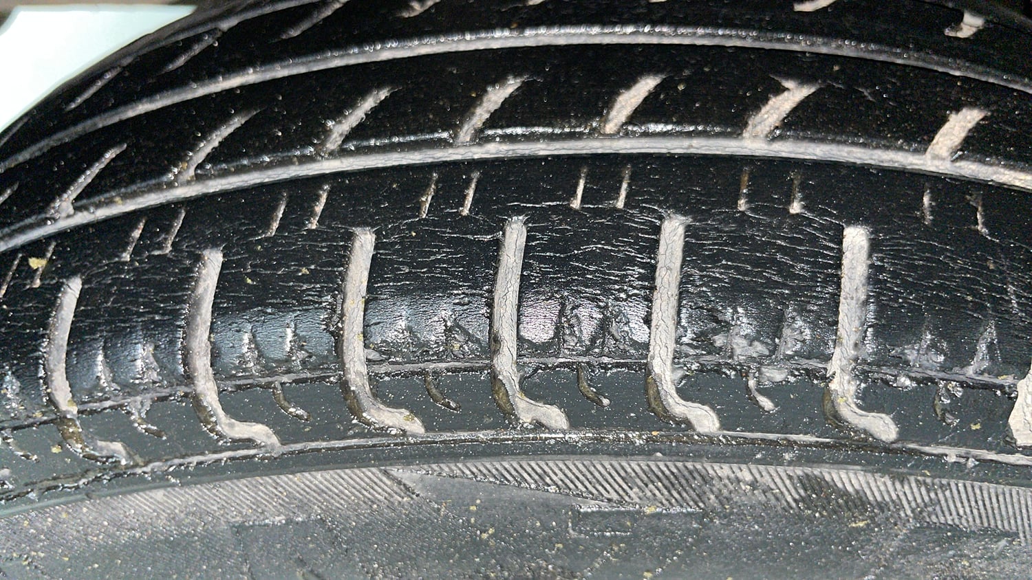 Used 2018 Renault Kwid 1.0 RXT AMT Opt Petrol Automatic tyres RIGHT REAR TYRE TREAD VIEW