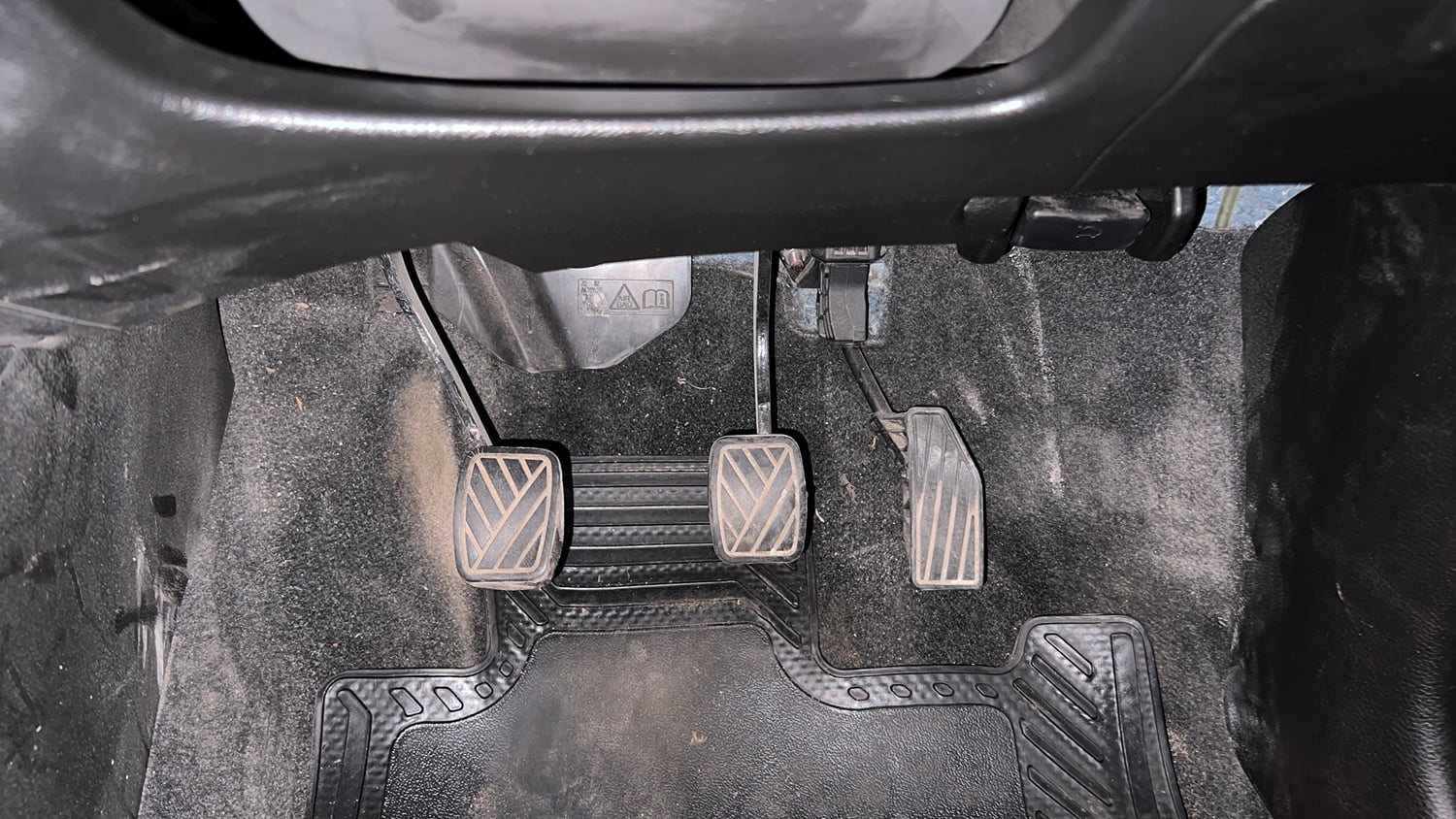 Used 2021 Maruti Suzuki XL6 Alpha MT Petrol Petrol Manual interior PEDALS VIEW
