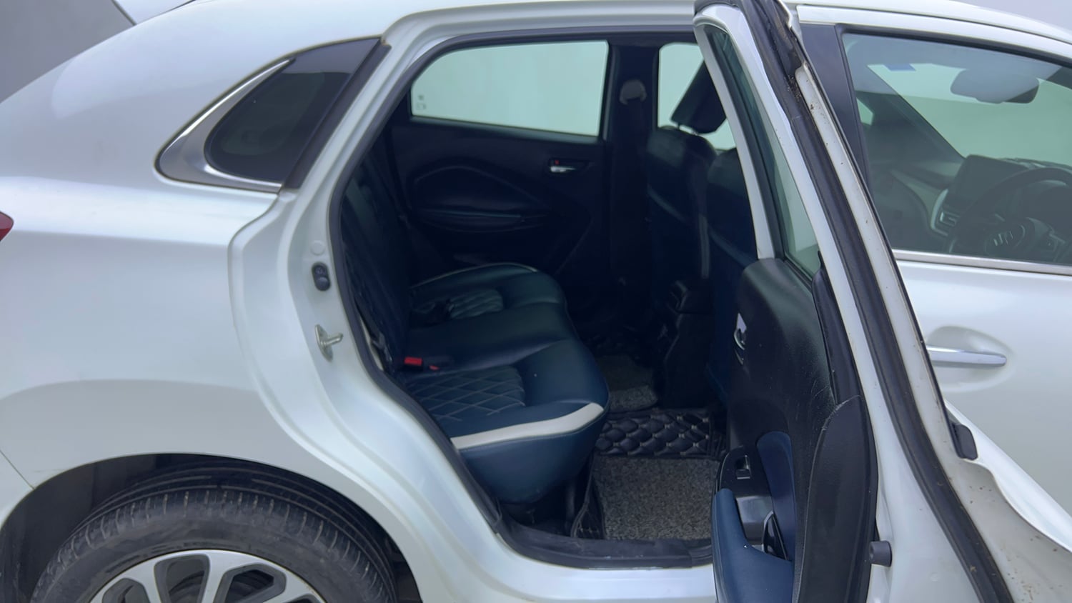 Used 2022 Maruti Suzuki Baleno Alpha MT Petrol Manual interior RIGHT SIDE REAR DOOR CABIN VIEW