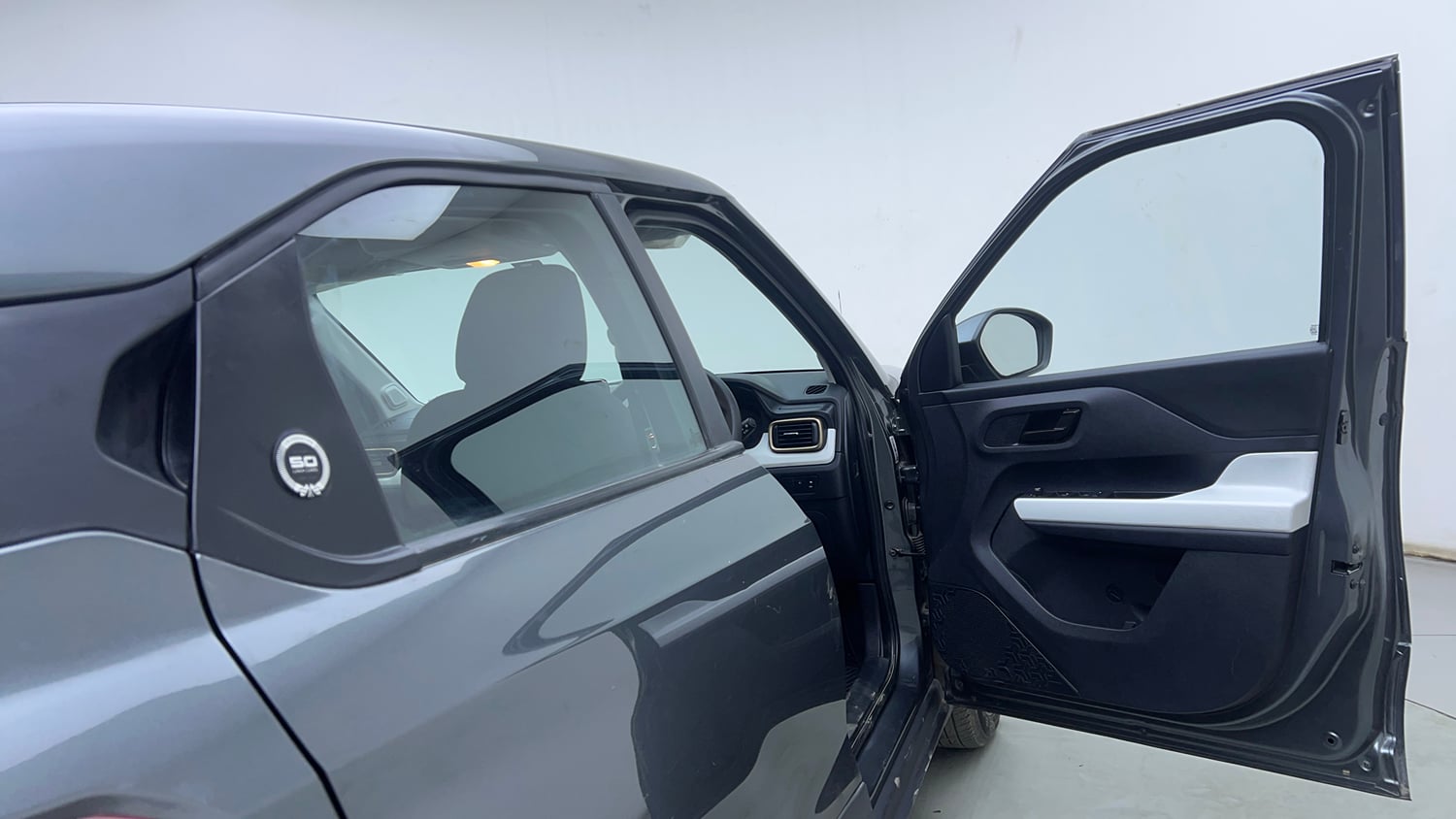 Used 2024 Tata Punch Accomplished iCNG Cng Manual interior RIGHT FRONT DOOR OPEN VIEW