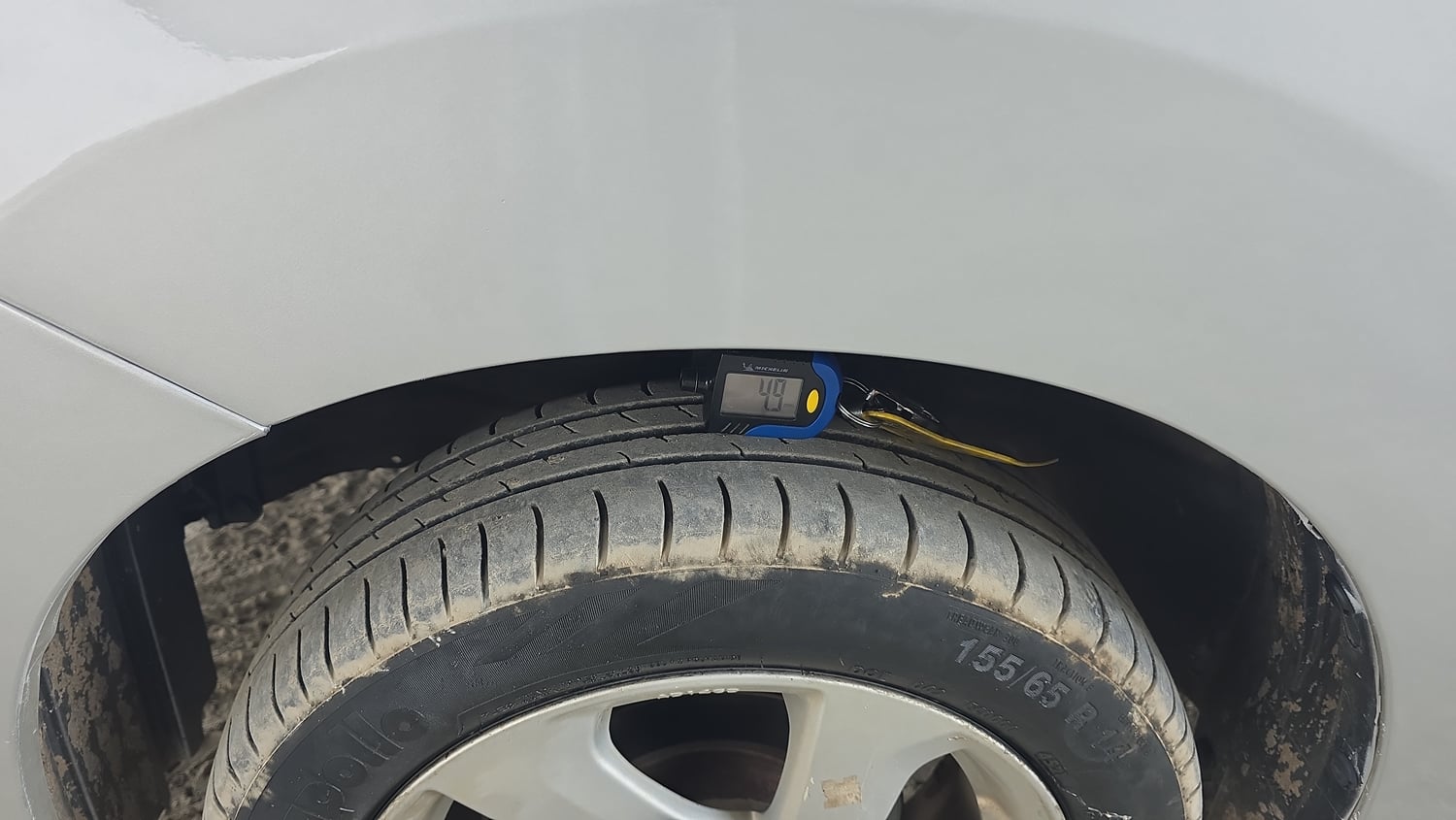 Used 2015 Maruti Suzuki Wagon R VXI Petrol Manual tyres LEFT FRONT TYRE TREAD VIEW