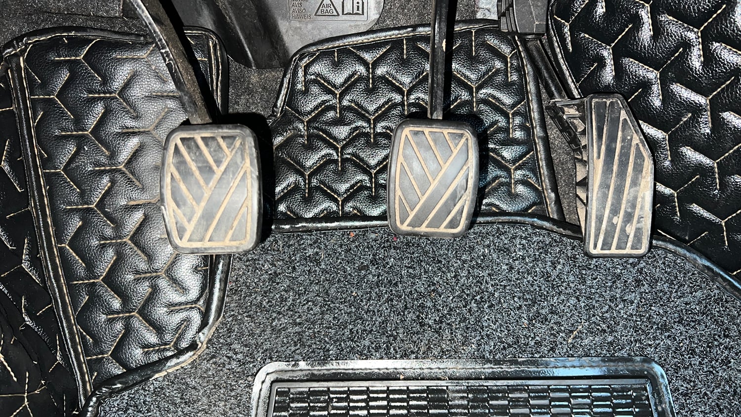 Used 2023 Maruti Suzuki Swift VXi Petrol Manual interior PEDALS VIEW