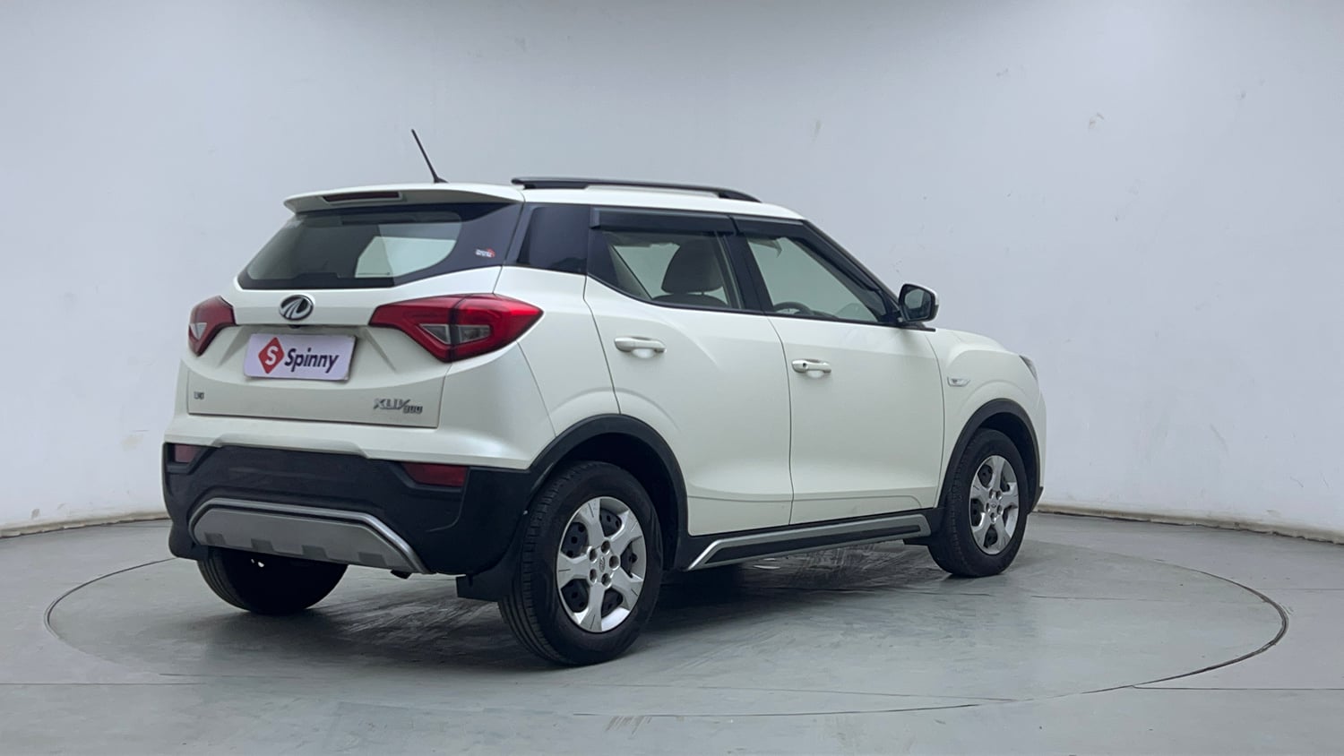 Used 2021 Mahindra XUV 300 W6 1.2 Petrol Petrol Manual exterior RIGHT REAR CORNER VIEW