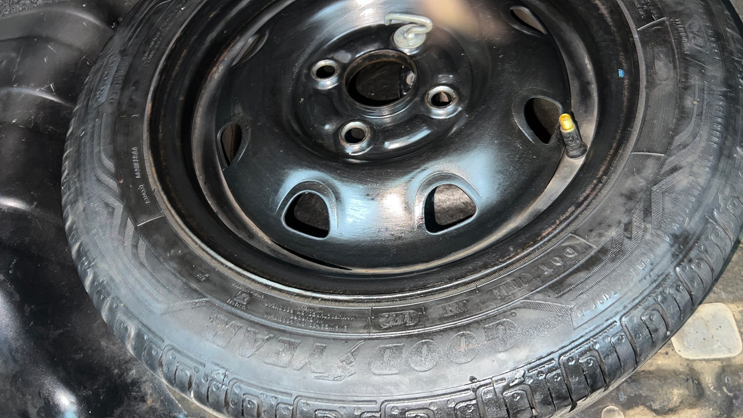 Used 2017 maruti-suzuki Alto K10 VXi (O) AMT Petrol Automatic tyres SPARE TYRE VIEW