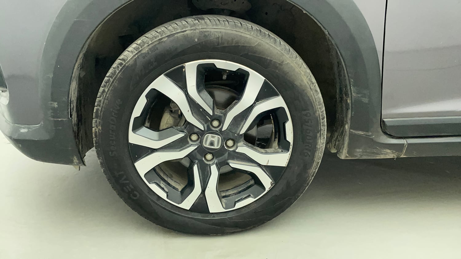 Used 2021 Honda WR-V VX MT Petrol Petrol Manual tyres LEFT FRONT TYRE RIM VIEW