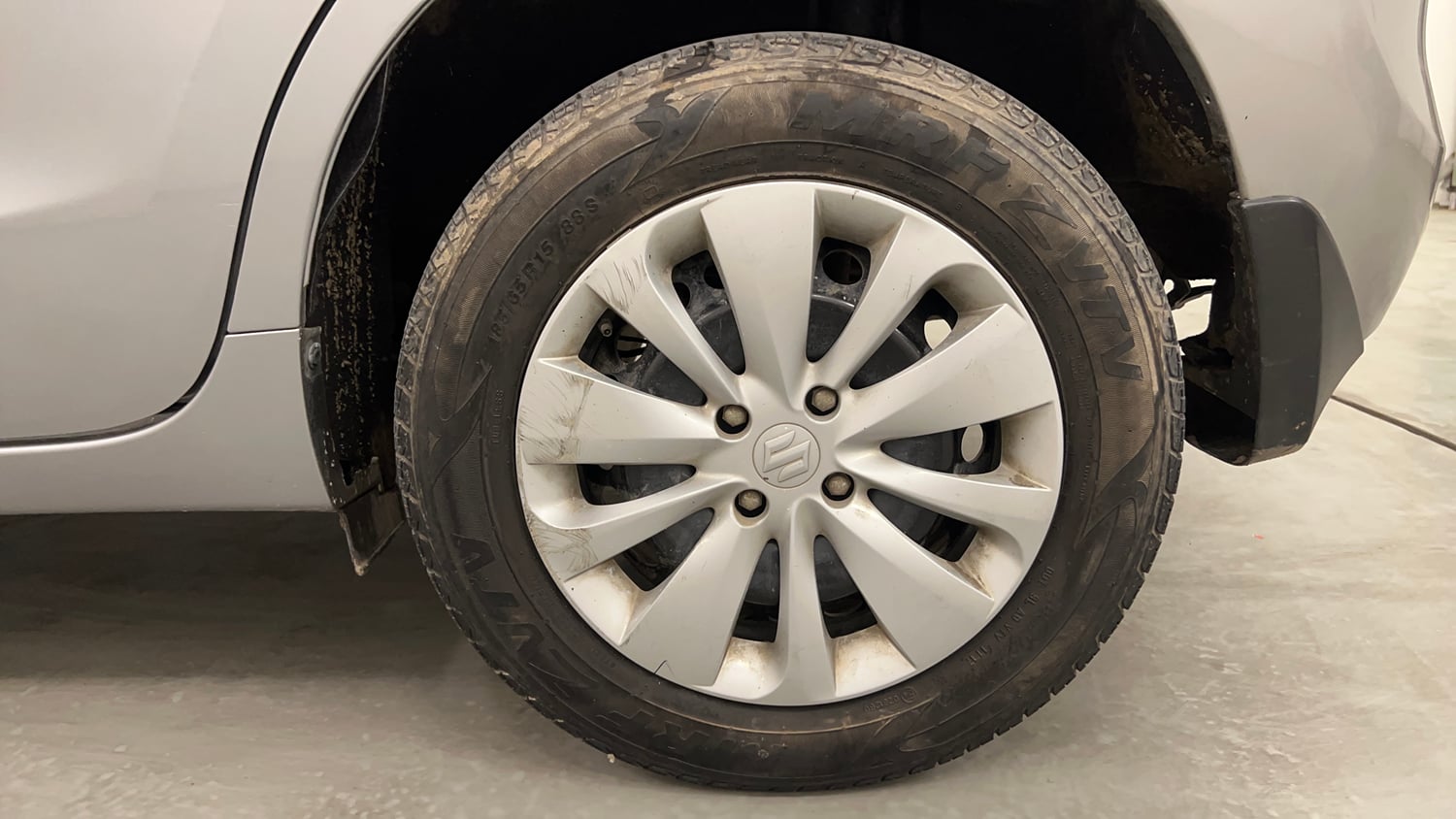 Used 2017 Maruti Suzuki Baleno Delta 1.2 AT Petrol Automatic tyres LEFT REAR TYRE RIM VIEW
