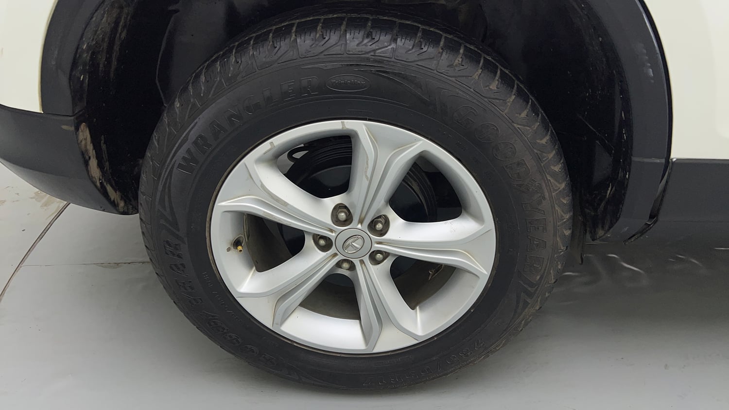 Used 2022 Tata Harrier XT Diesel Manual tyres RIGHT REAR TYRE RIM VIEW