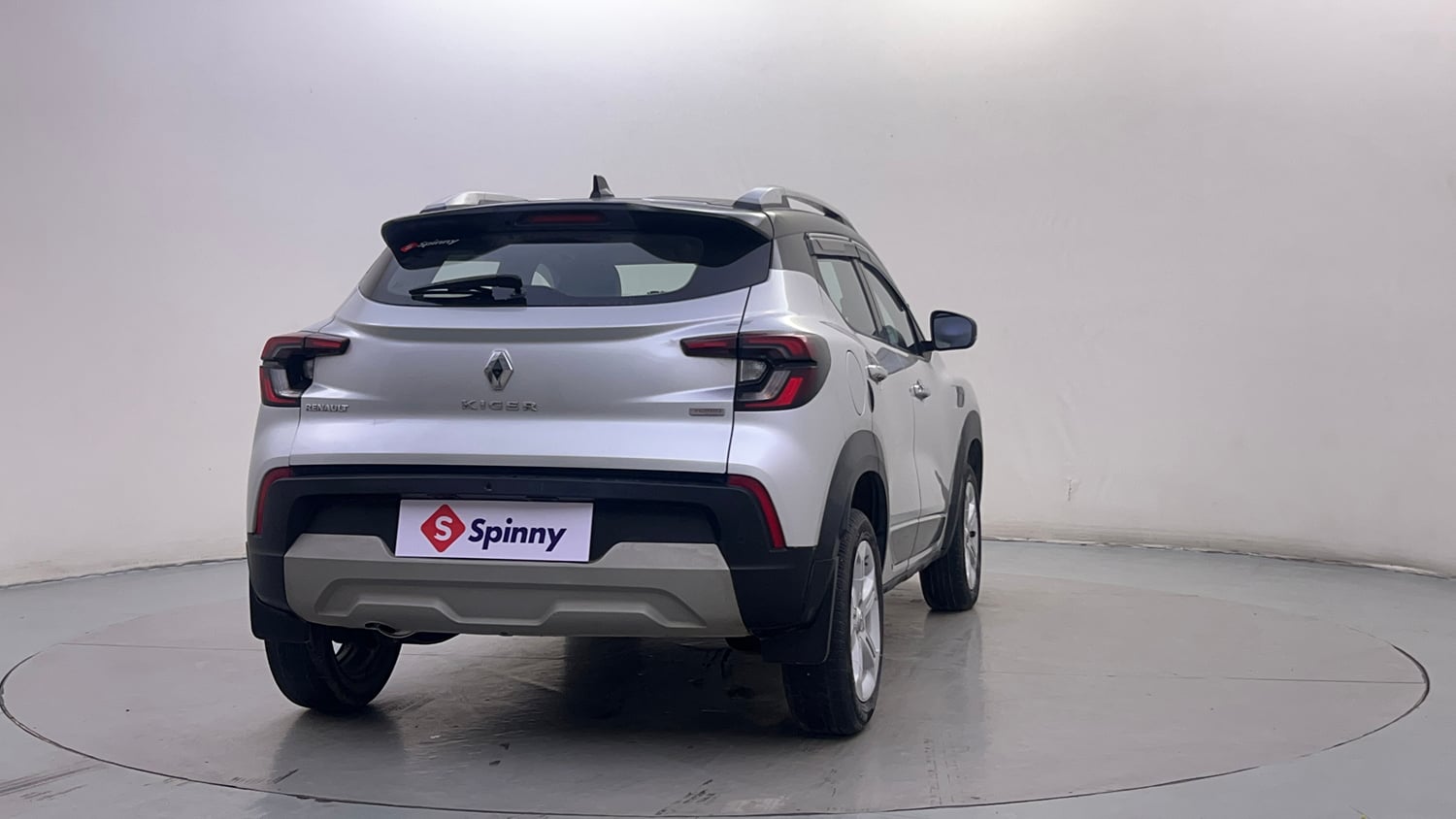 Used 2021 Renault Kiger RXT 1.0 Turbo MT Dual Tone Petrol Manual exterior RIGHT REAR CORNER VIEW