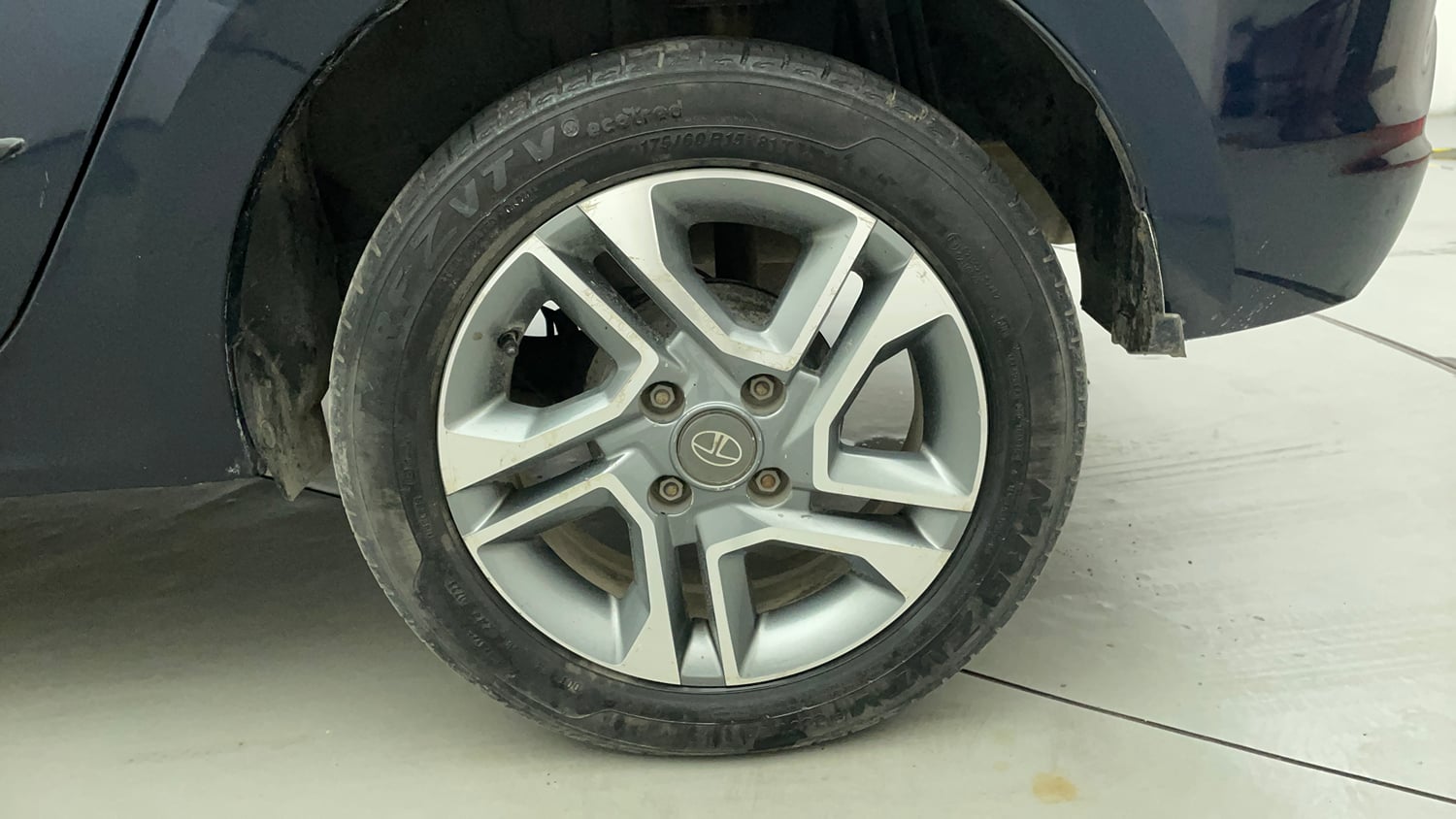 Used 2022 Tata Tigor XZ Plus Petrol Manual tyres LEFT REAR TYRE RIM VIEW