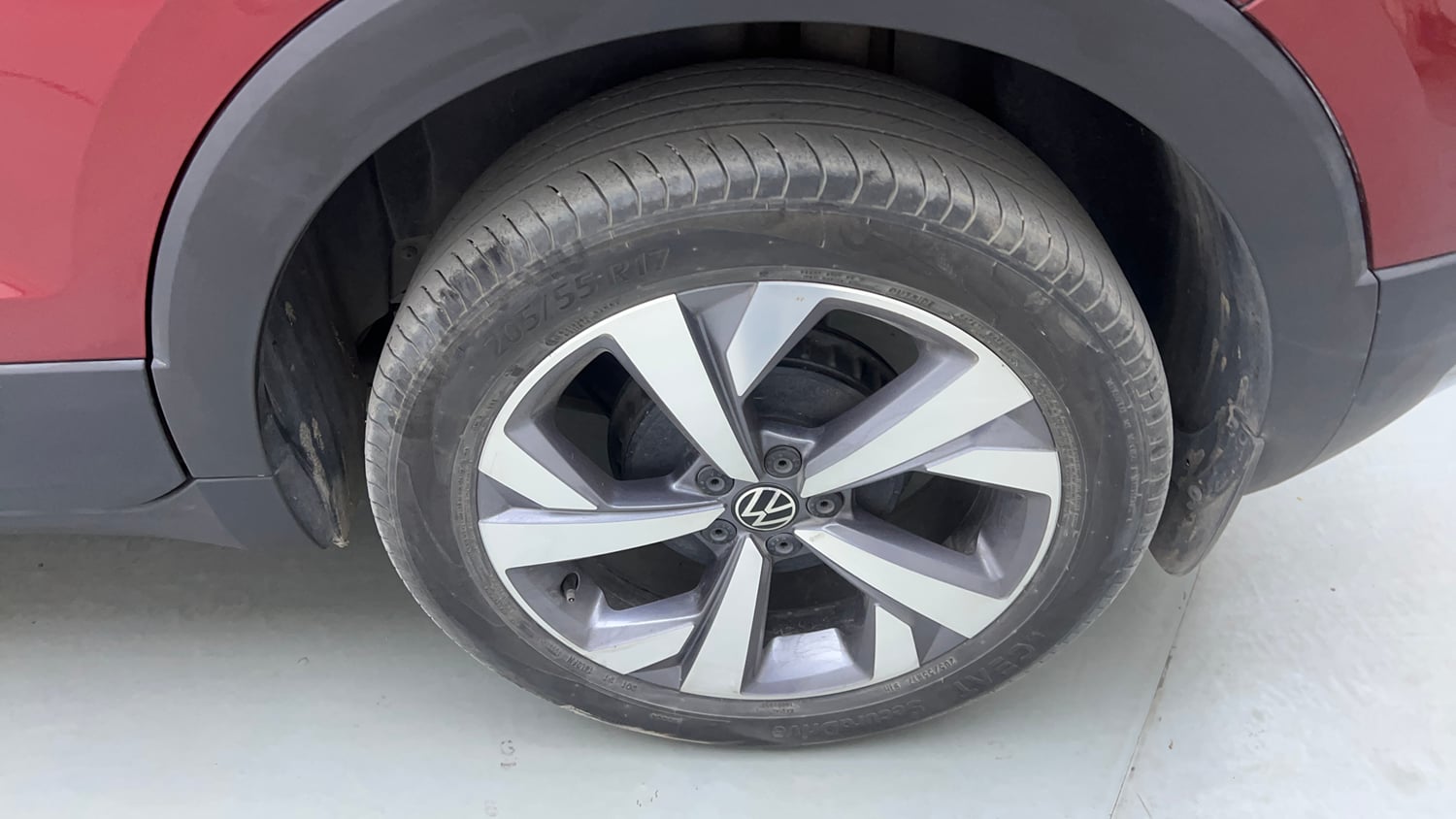 Used 2023 Volkswagen Taigun Topline 1.0 TSI MT Petrol Manual tyres LEFT REAR TYRE RIM VIEW