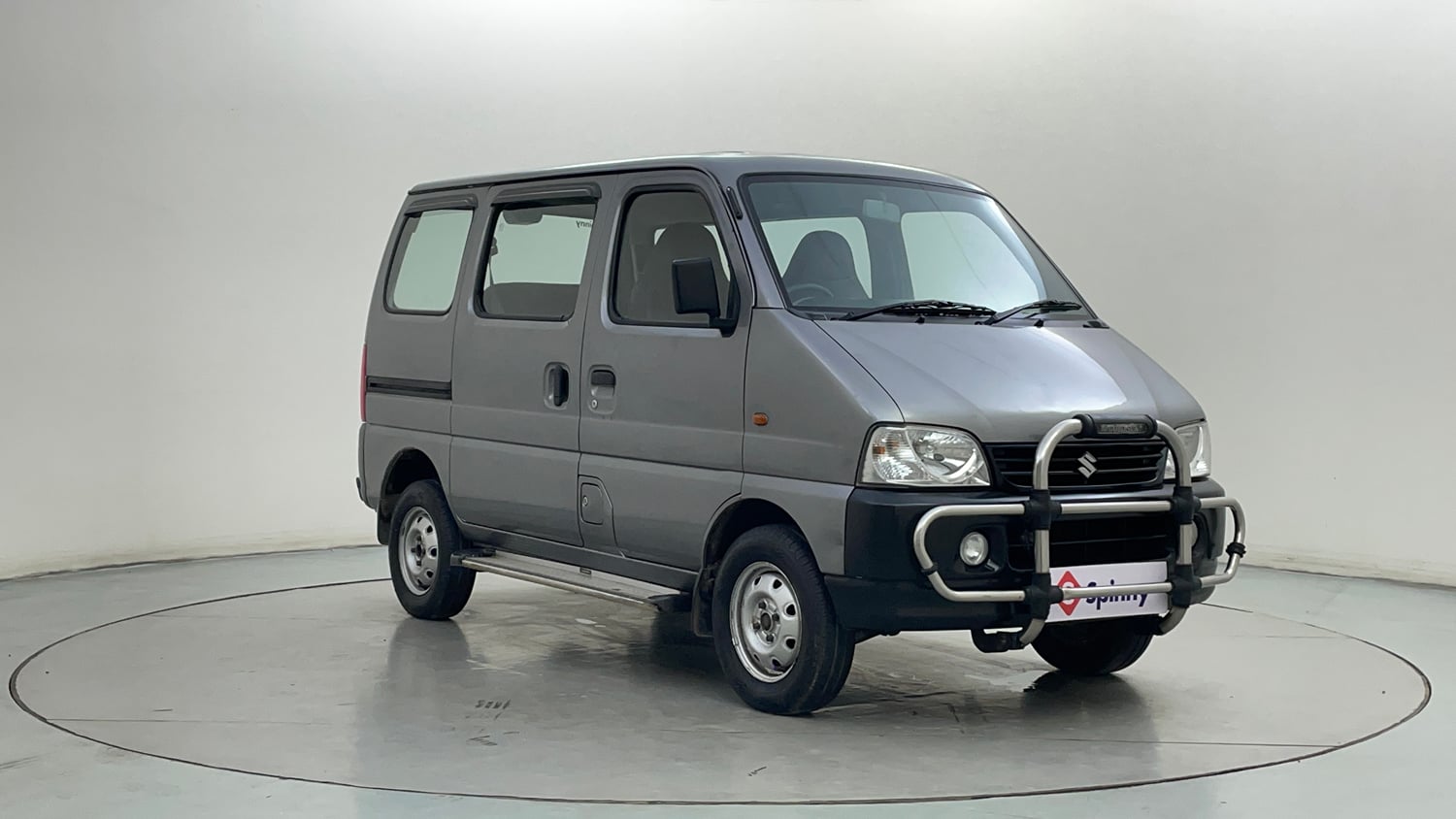 Used 2015 Maruti Suzuki Eeco 5 STR WITH A/C+HTR Petrol Manual exterior RIGHT FRONT CORNER VIEW