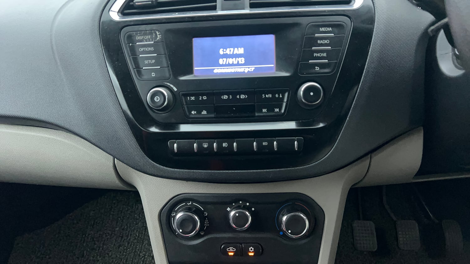 Used 2018 Tata Tiago Revotron XZ Petrol Manual interior MUSIC SYSTEM & AC CONTROL VIEW
