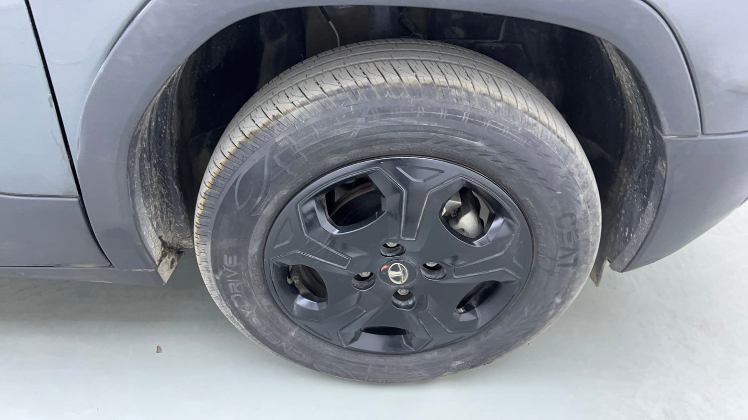 Used 2024 Tata Punch Accomplished iCNG Cng Manual tyres RIGHT FRONT TYRE RIM VIEW
