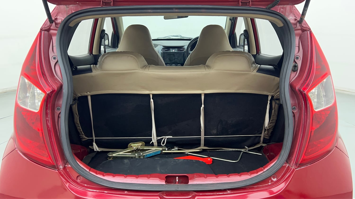 Used 2016 Hyundai Eon D-Lite + Petrol Manual interior DICKY INSIDE VIEW