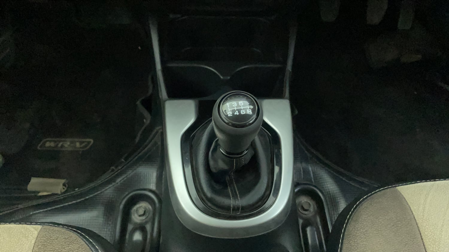 Used 2021 Honda WR-V SV MT Diesel Diesel Manual interior GEAR  KNOB VIEW